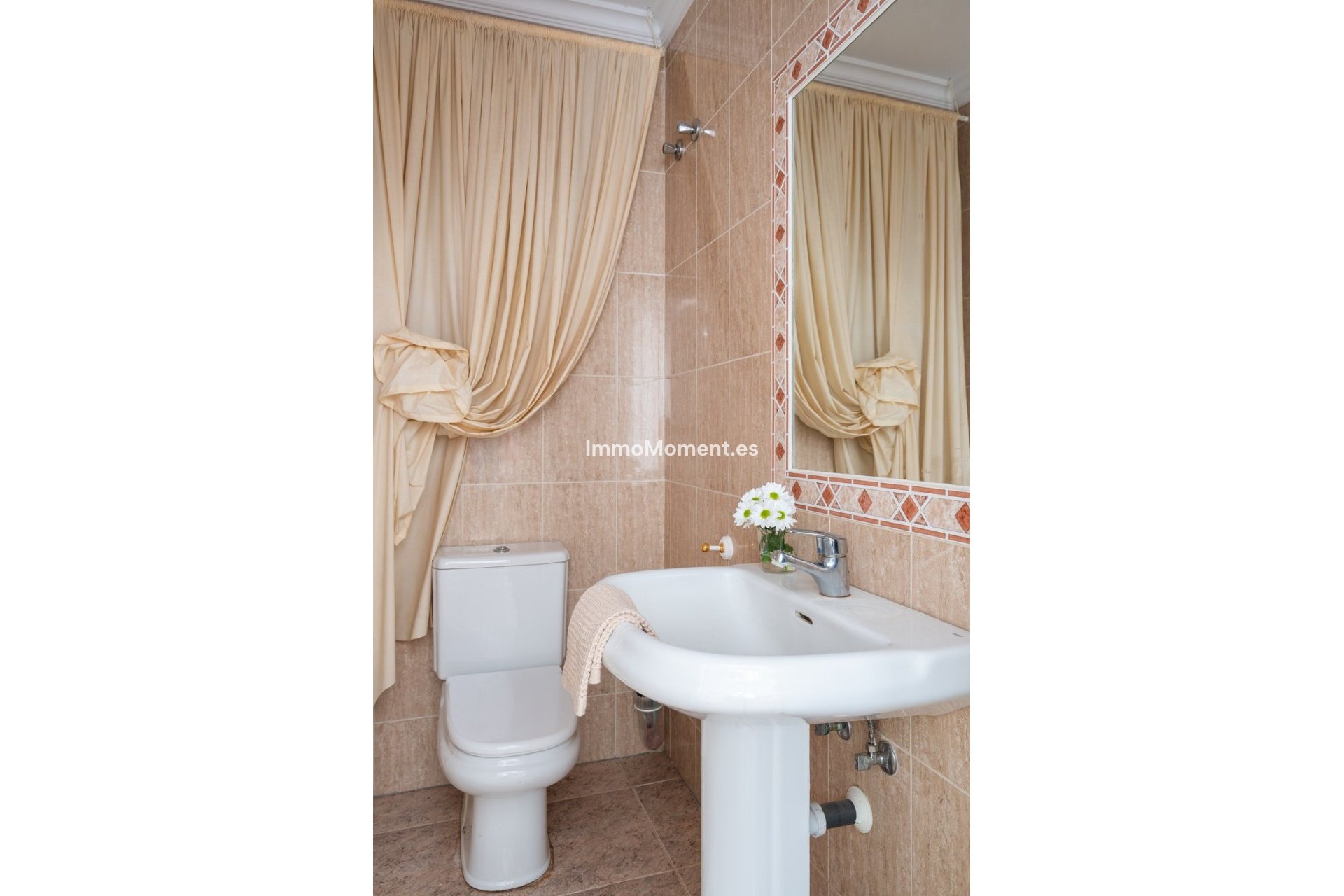 Resale - Townhouse - Inland  - Monda