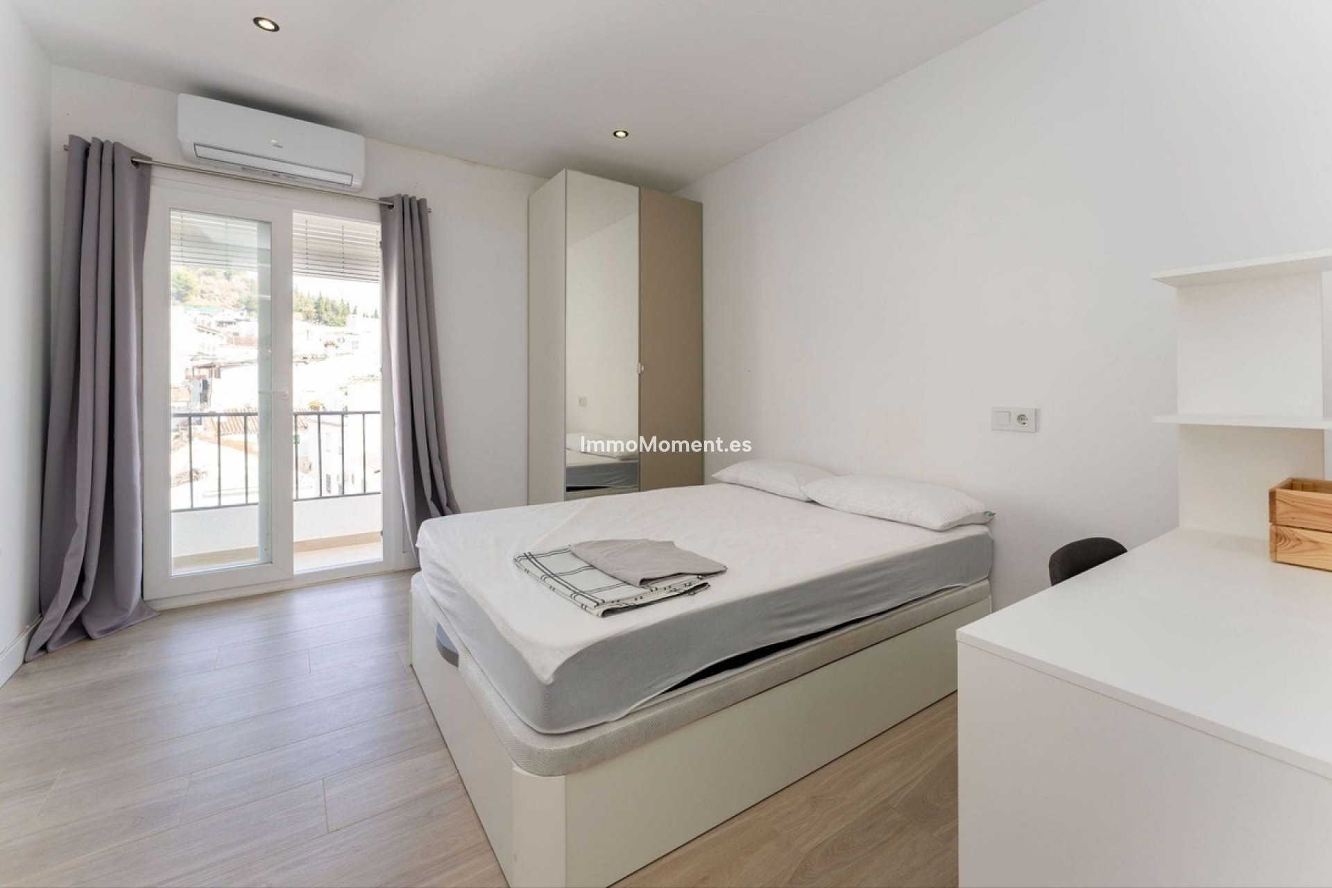 Resale - Townhouse - Inland  - Monda