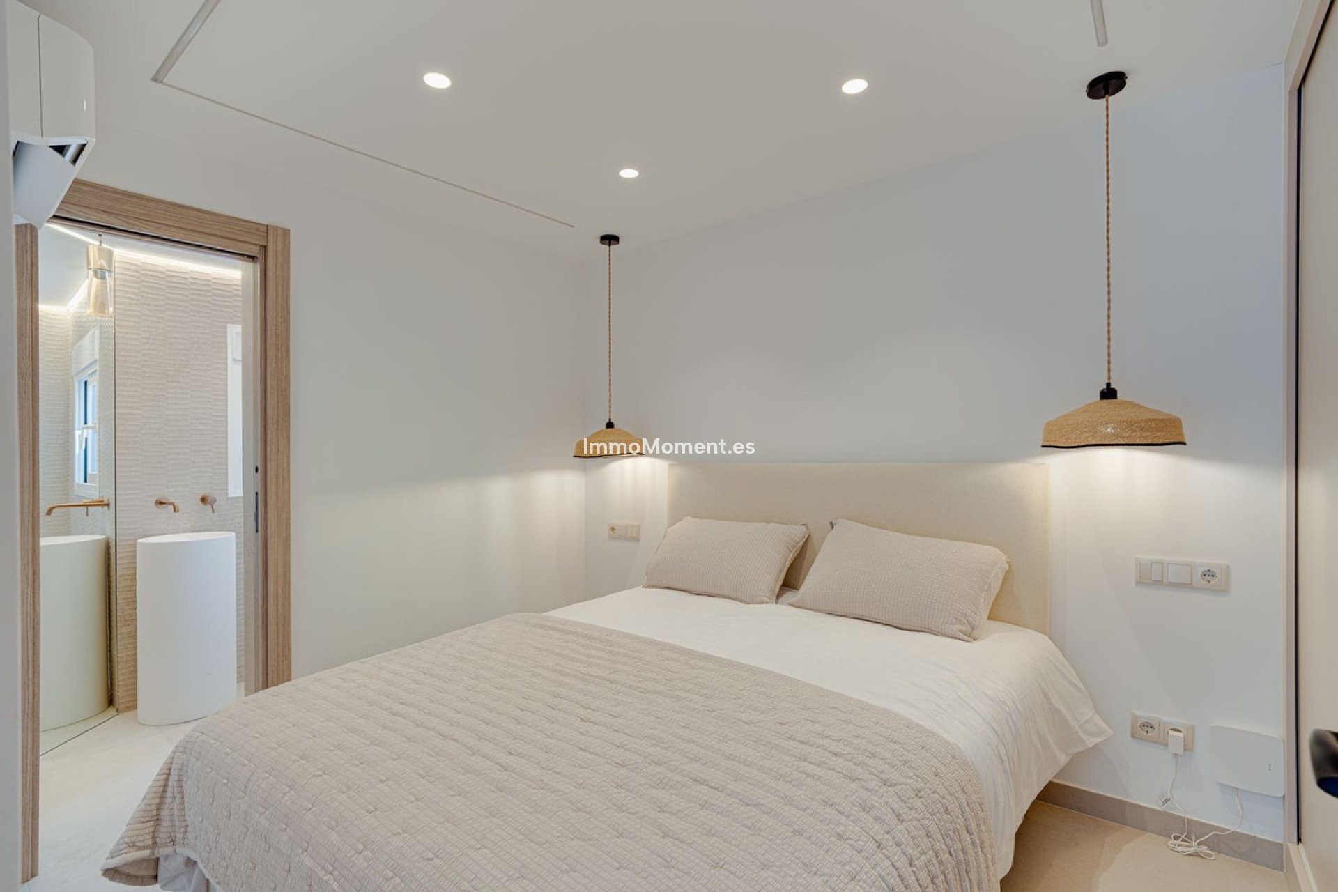 Resale - Townhouse - Marbella - Altos de los Monteros