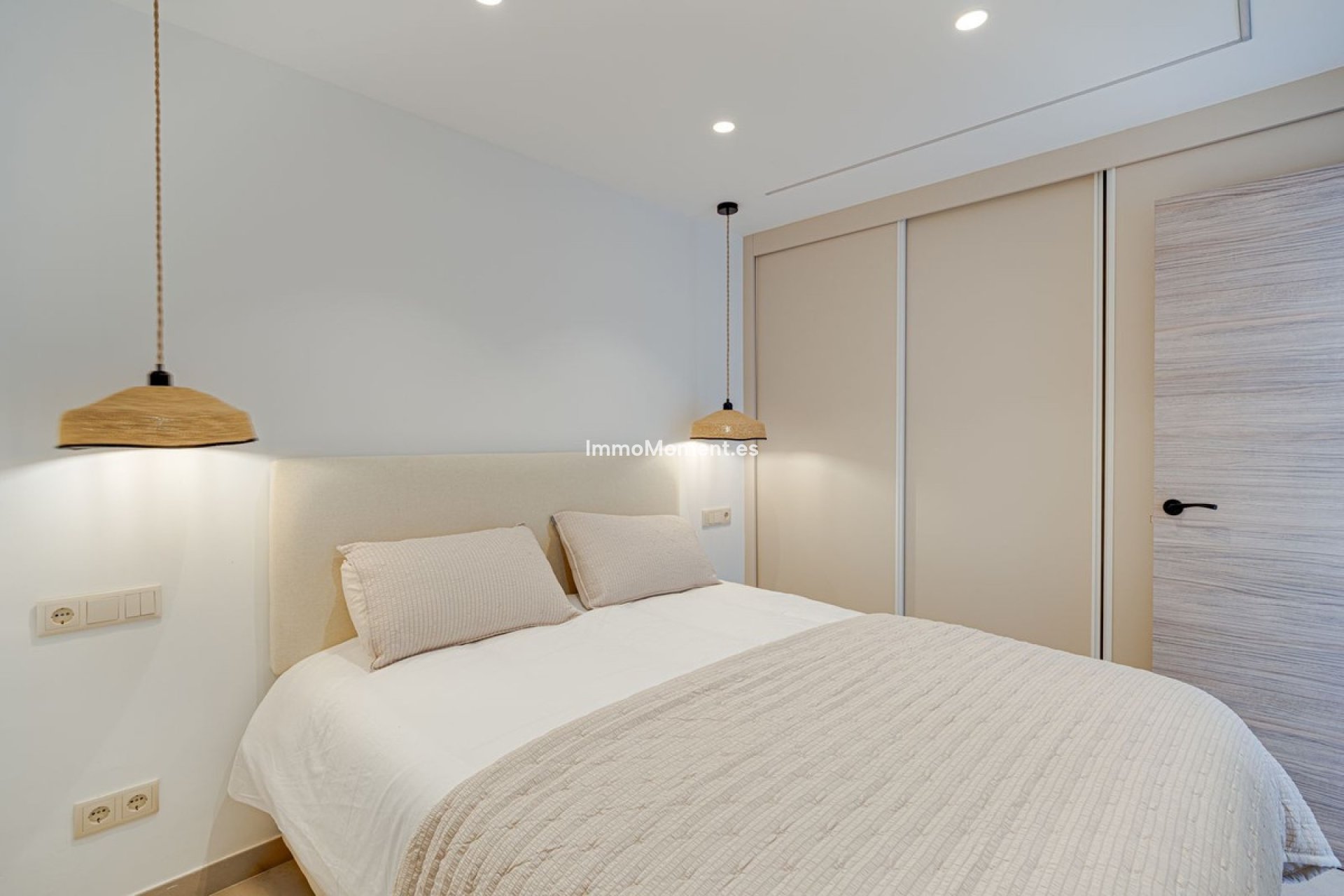Resale - Townhouse - Marbella - Altos de los Monteros