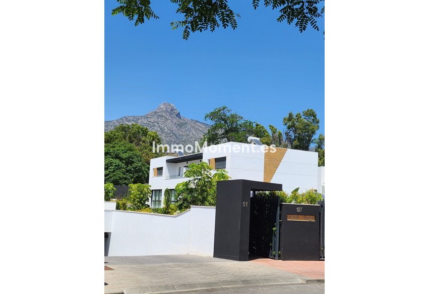 Resale - Townhouse - Marbella - Nueva Andalucía