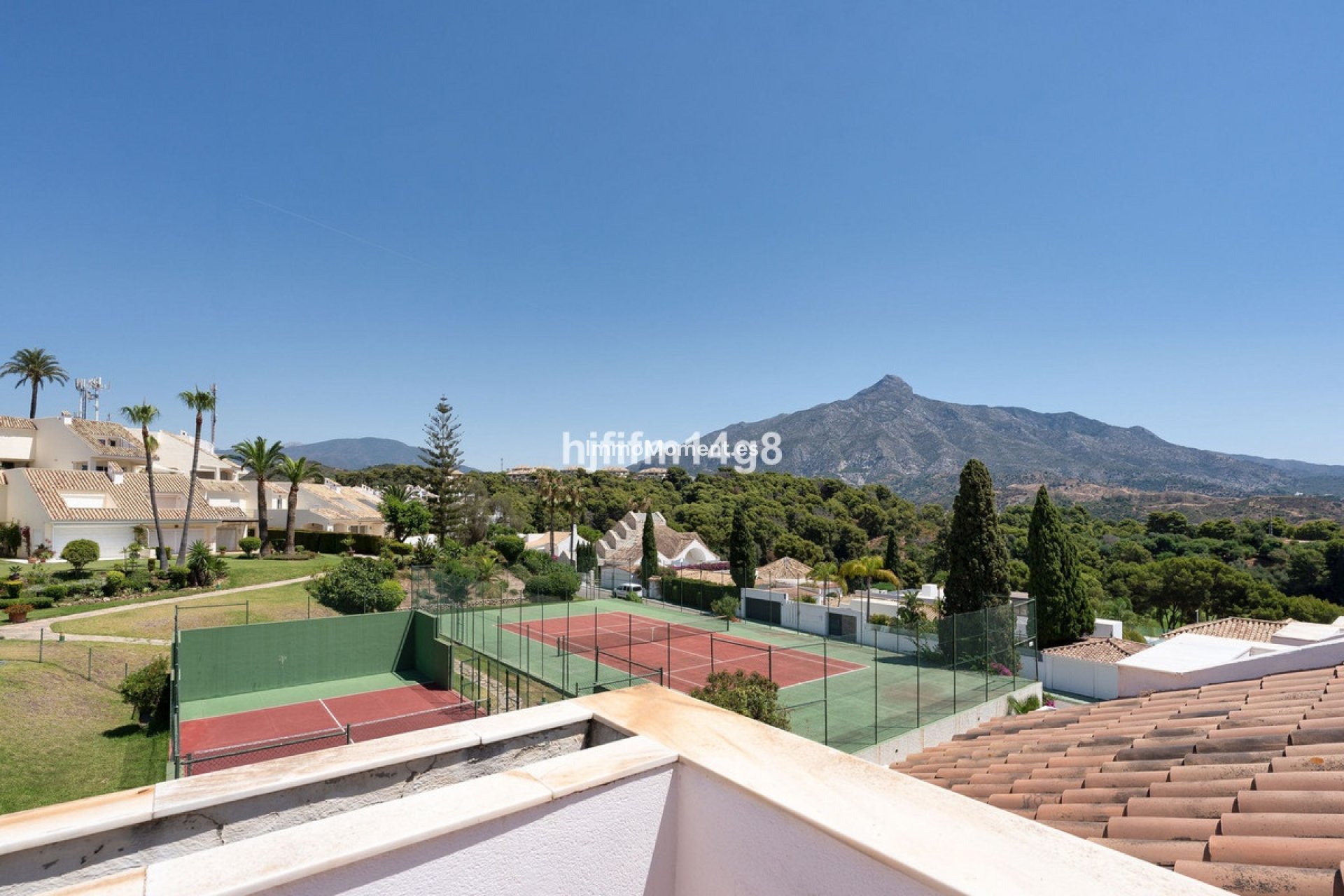 Resale - Townhouse - Marbella - Nueva Andalucía