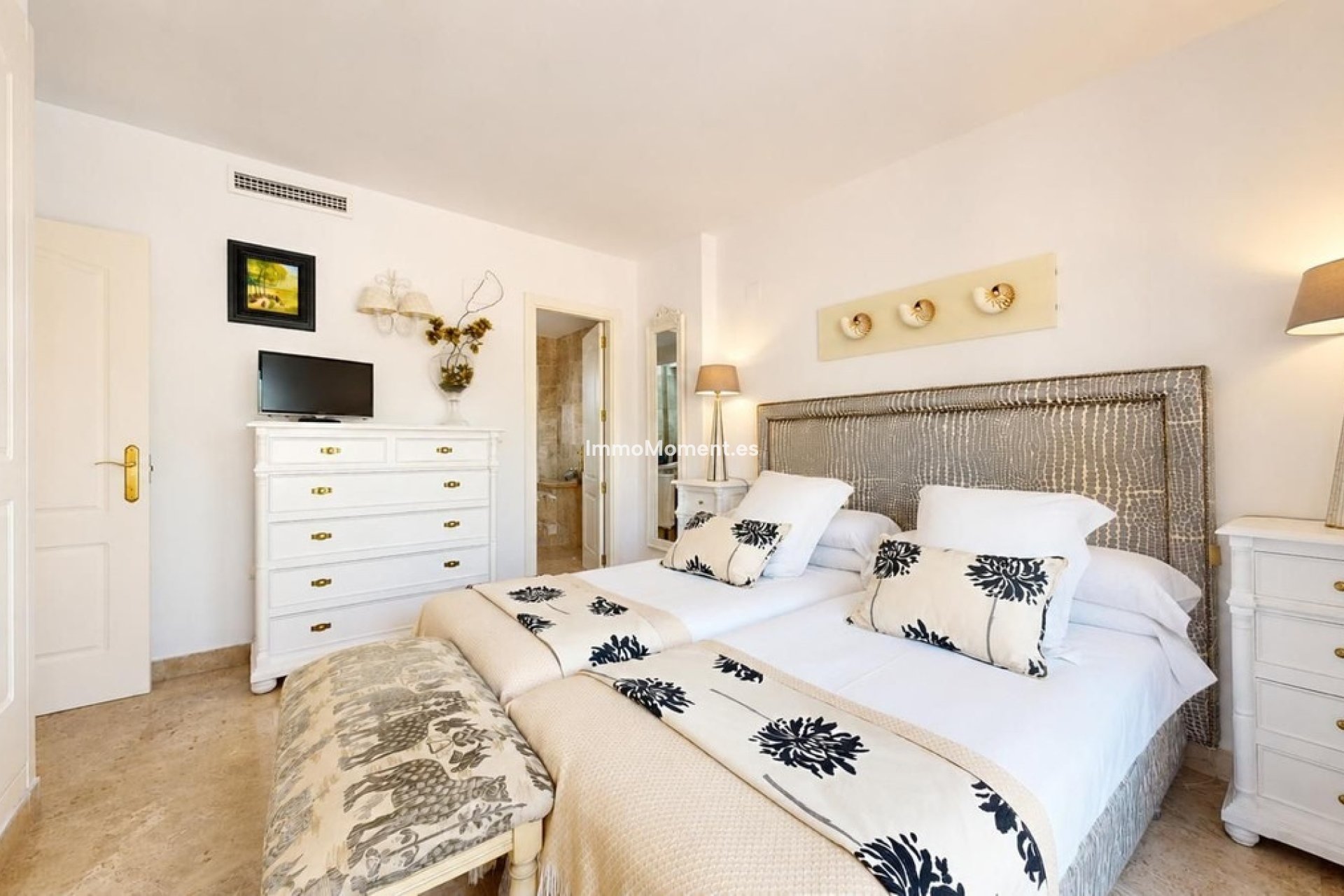 Resale - Townhouse - Marbella - Nueva Andalucía