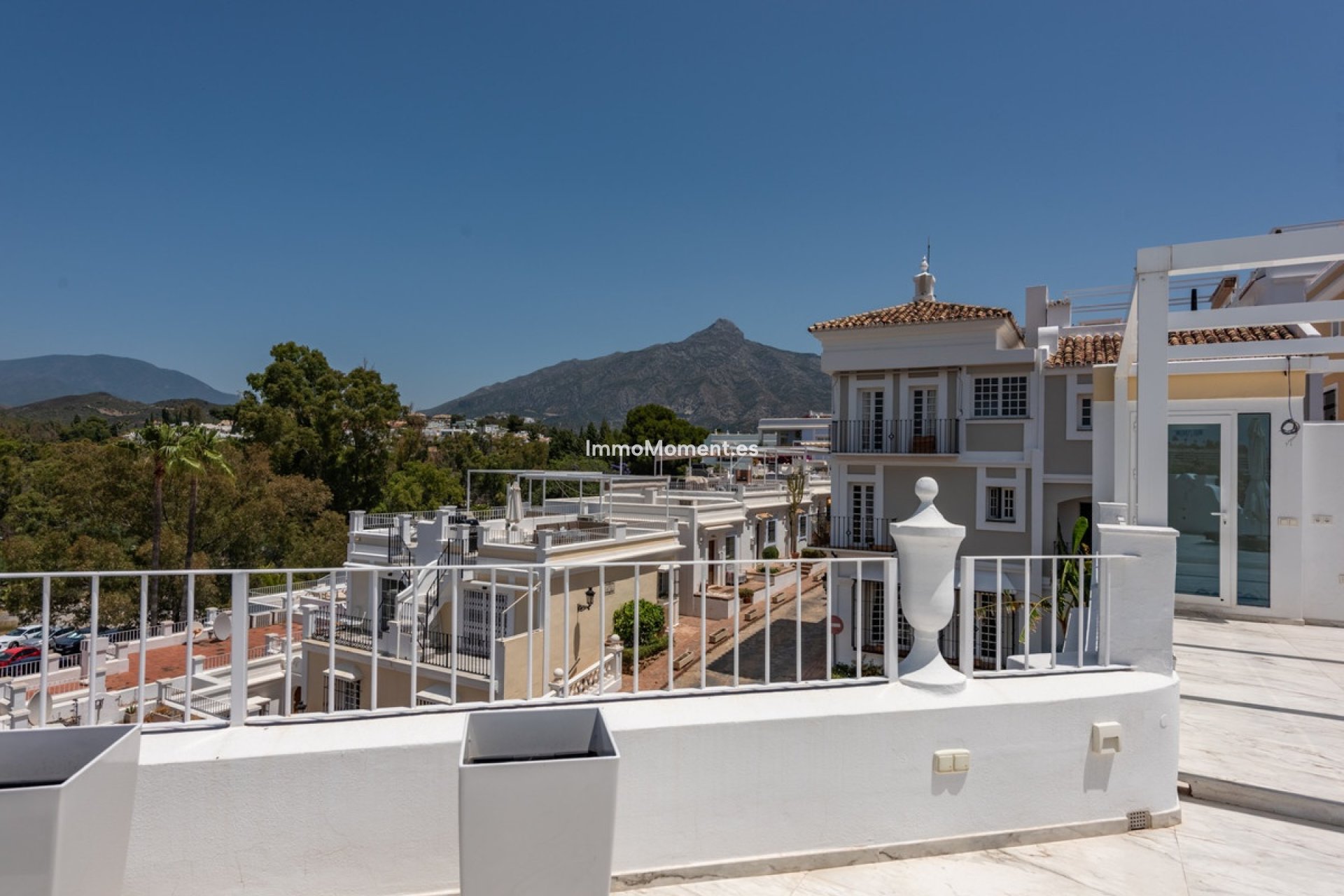 Resale - Townhouse - Marbella - Nueva Andalucía