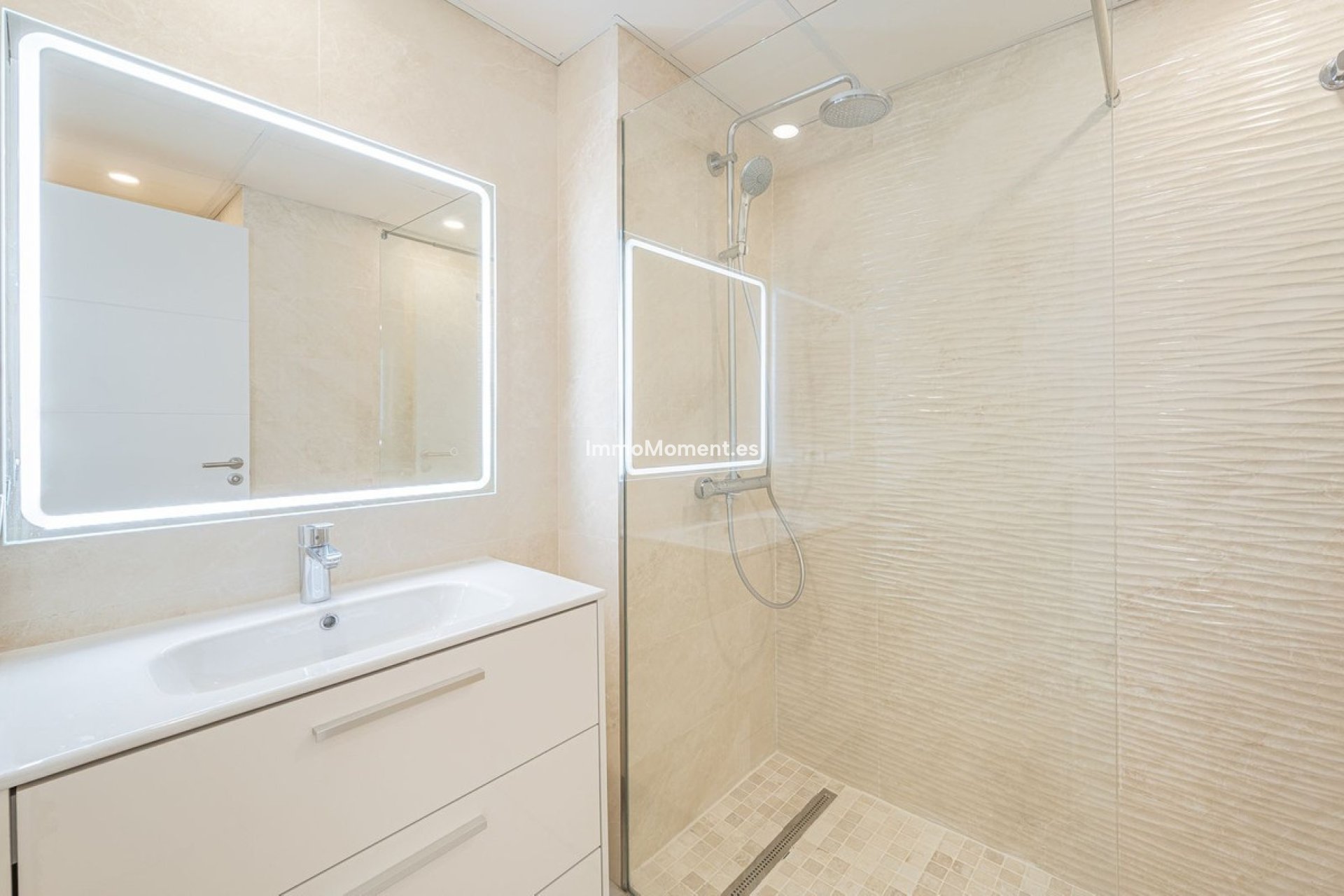 Resale - Townhouse - Marbella - Nueva Andalucía