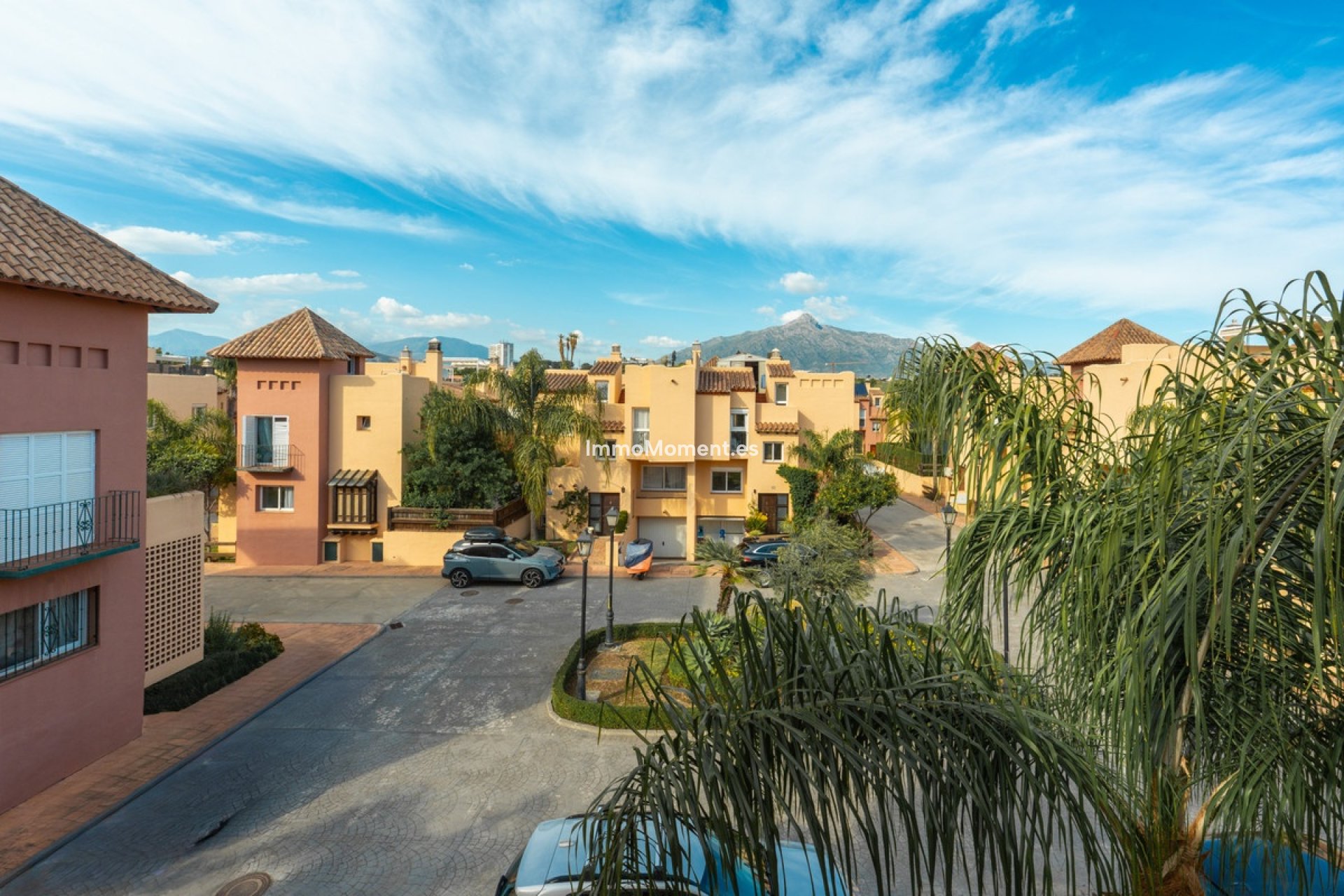 Resale - Townhouse - Marbella - Nueva Andalucía