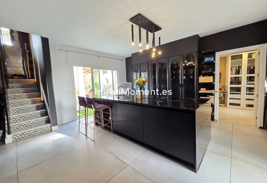 Resale - Townhouse - Marbella - Nueva Andalucía