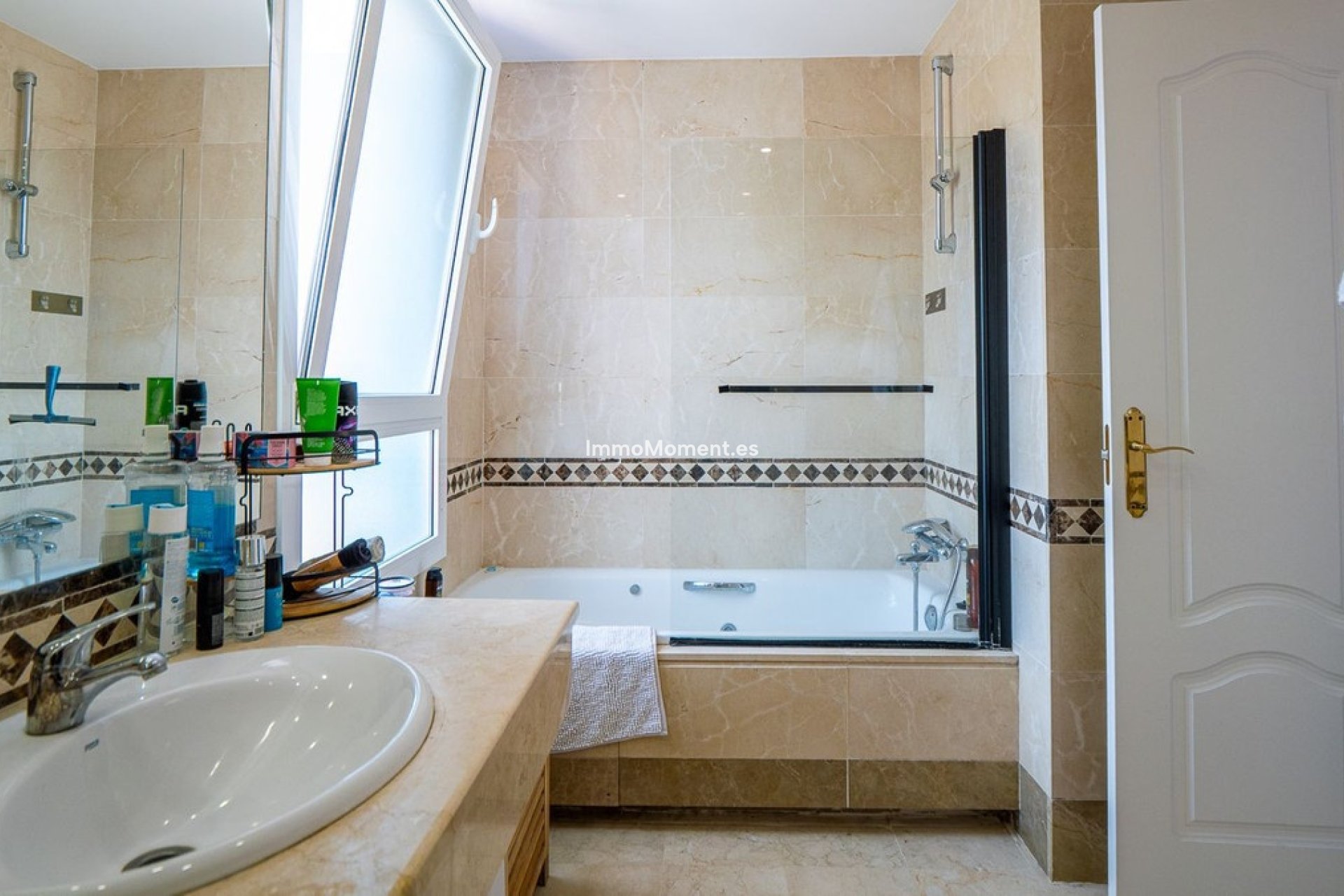 Resale - Townhouse - Marbella - Nueva Andalucía