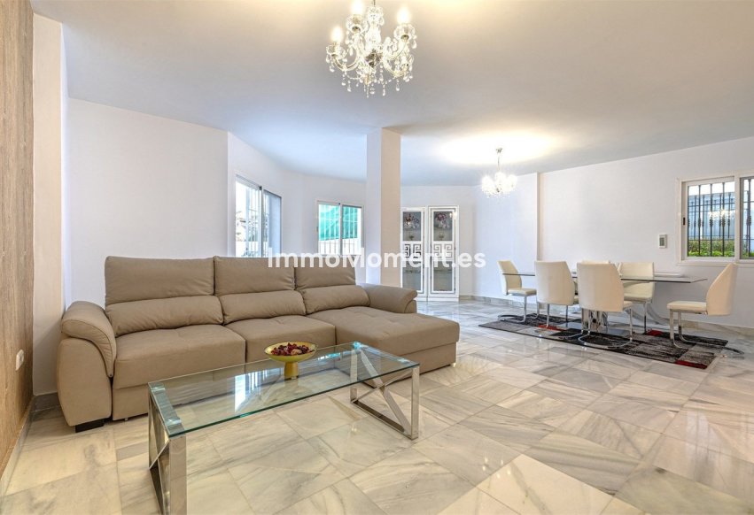 Resale - Townhouse - Marbella - Nueva Andalucía