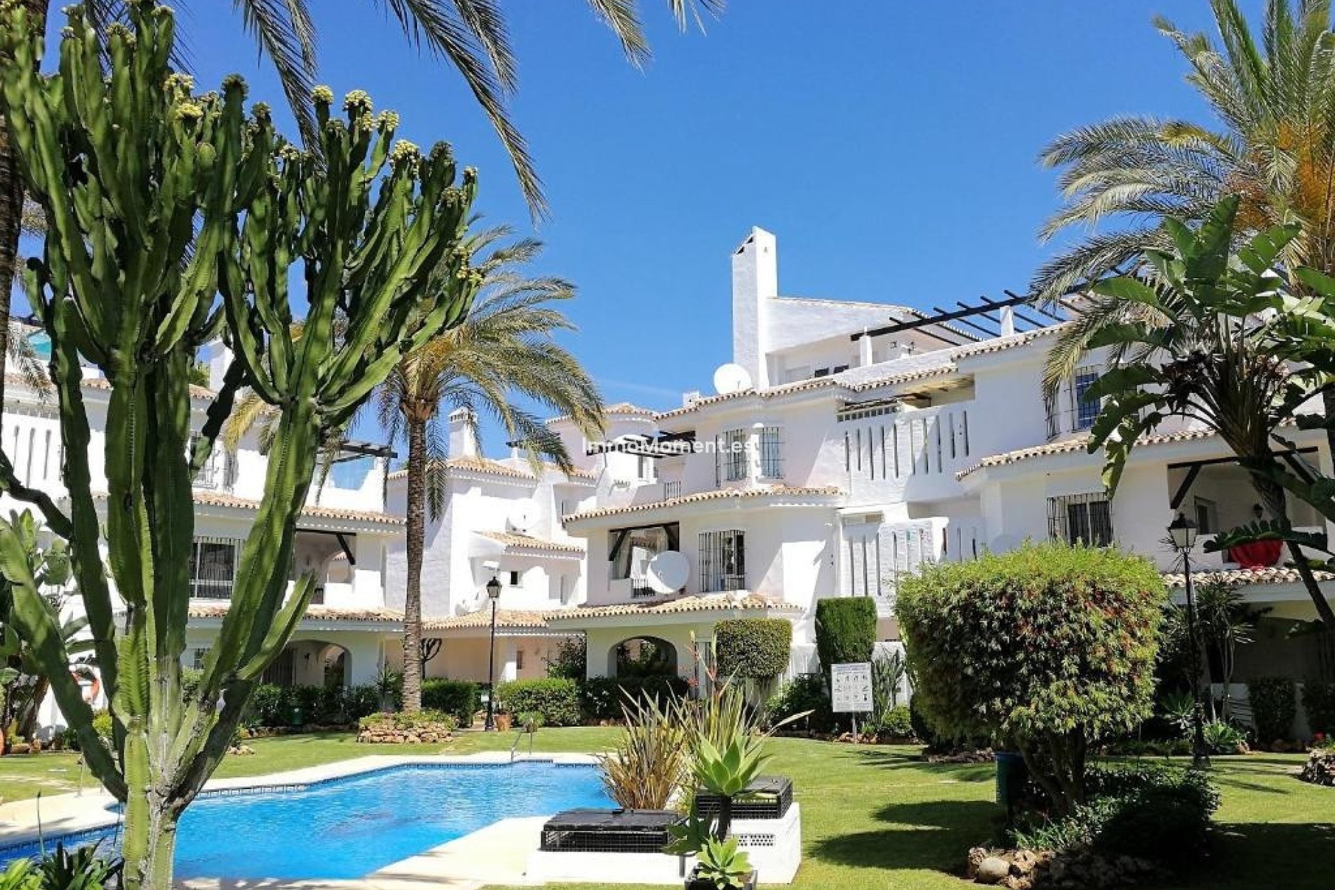 Resale - Townhouse - Marbella - Nueva Andalucía