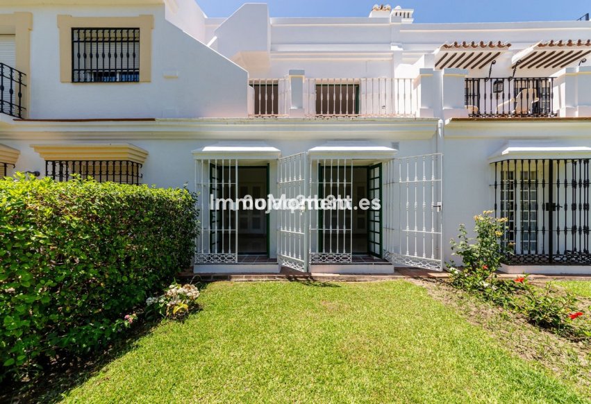 Resale - Townhouse - Marbella - Nueva Andalucía