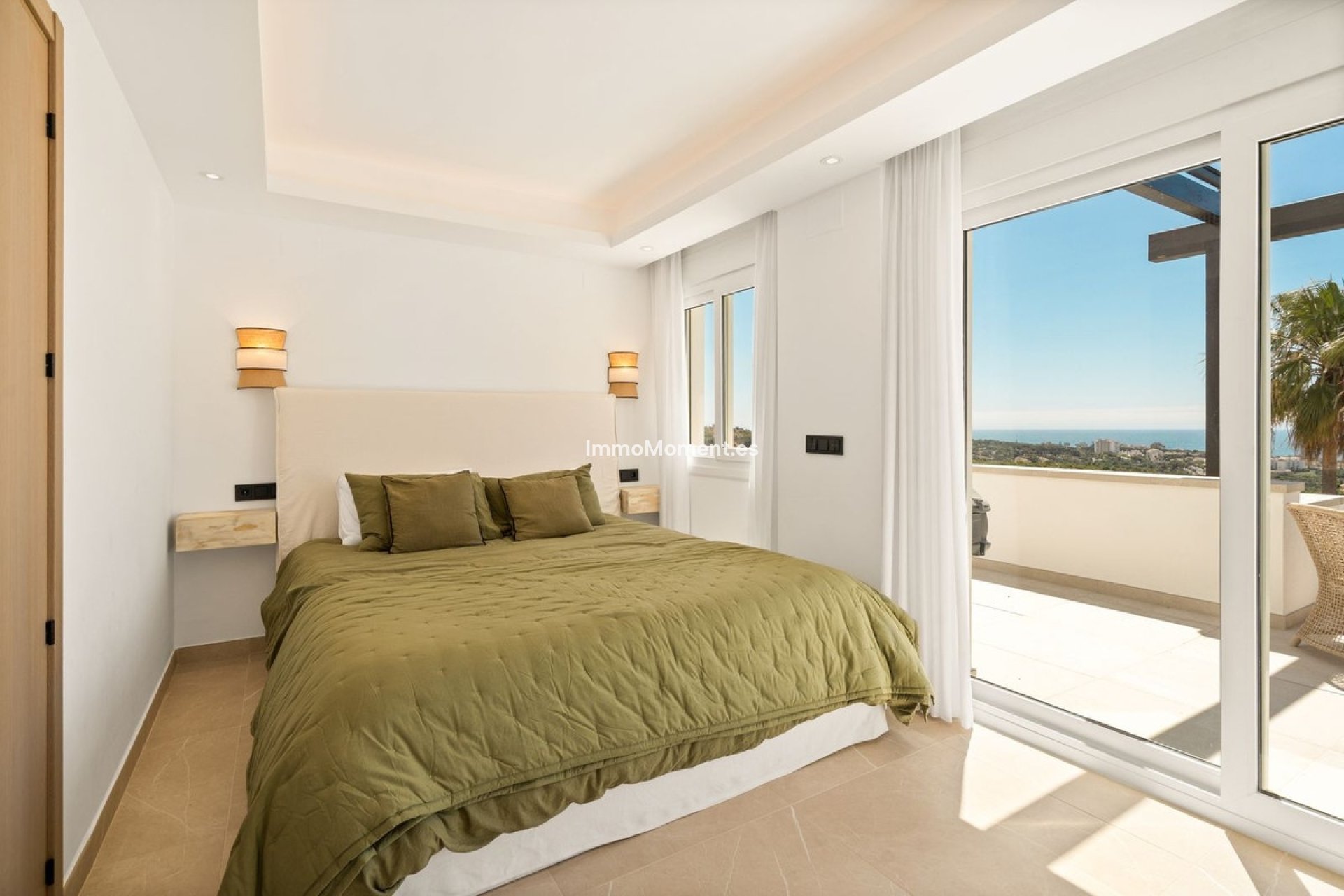 Resale - Townhouse - Marbella - Santa Clara