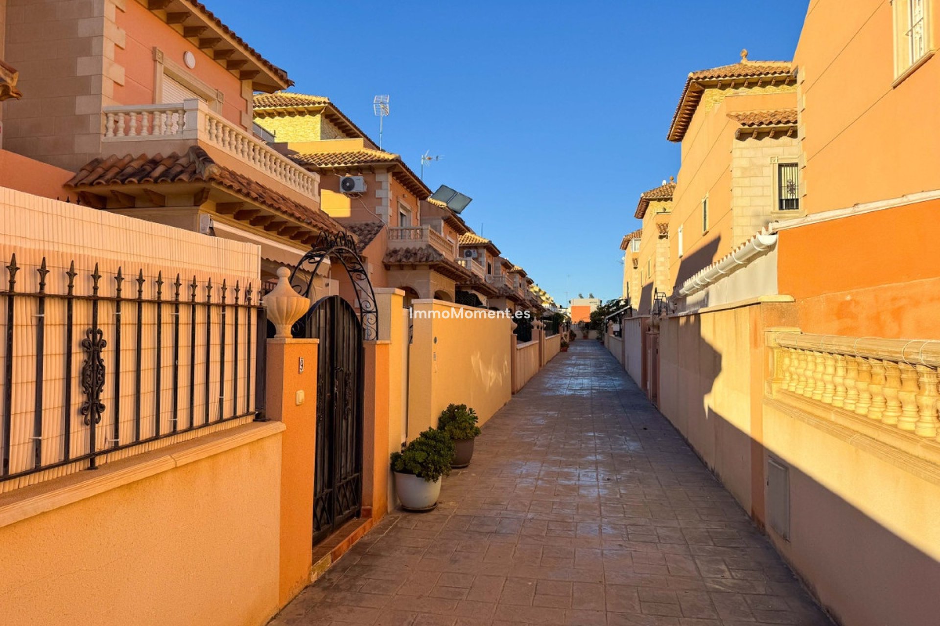 Resale - Townhouse - Torrevieja - Aguas Nuevas
