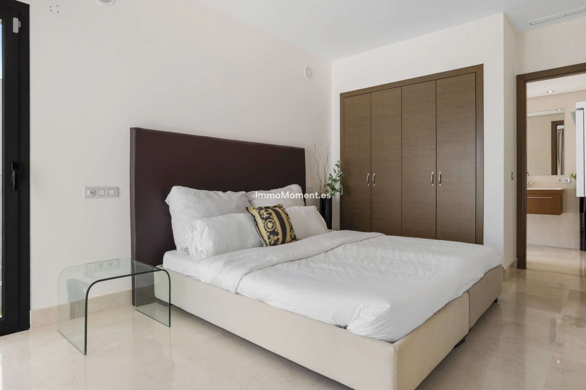 Resale - Villa - Benahavís - Benahavís Centro