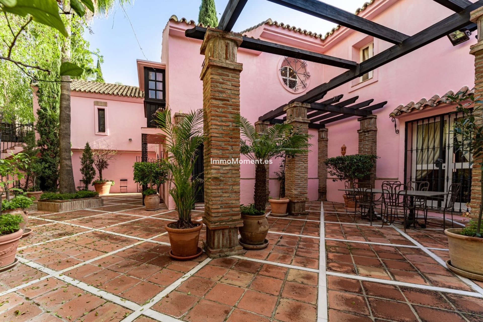 Resale - Villa - Benahavís - Benahavís Centro