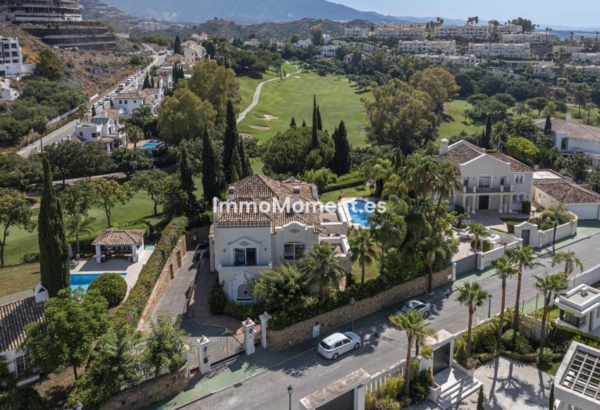 Resale - Villa - Benahavís - Benahavís Centro