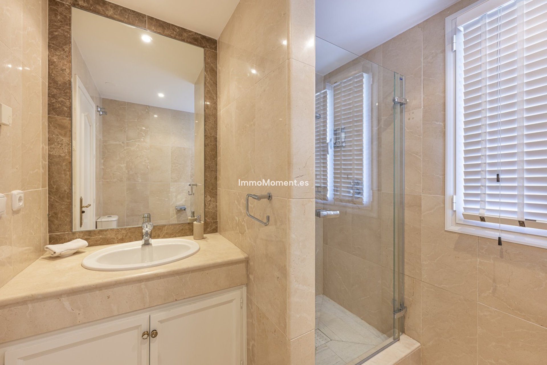 Resale - Villa - Benahavís - Benahavís Centro