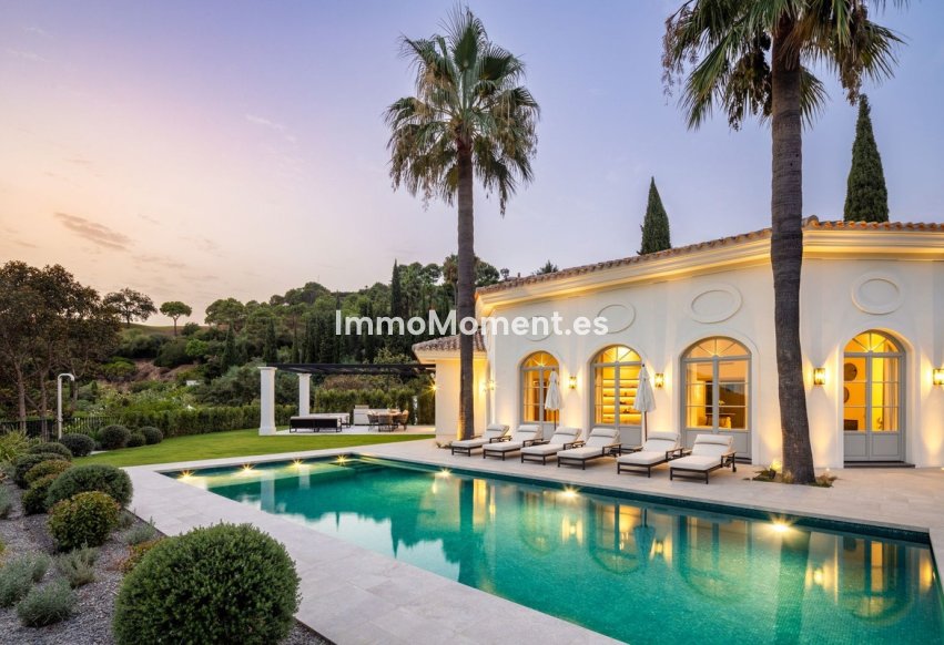 Resale - Villa - Benahavís - Benahavís Centro