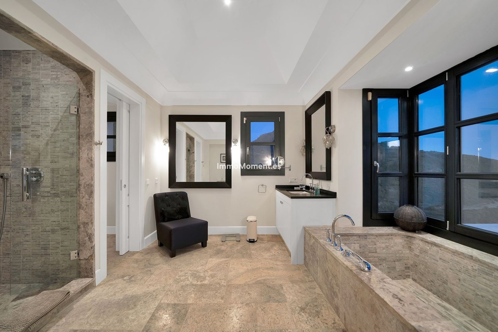 Resale - Villa - Benahavís - Benahavís Centro