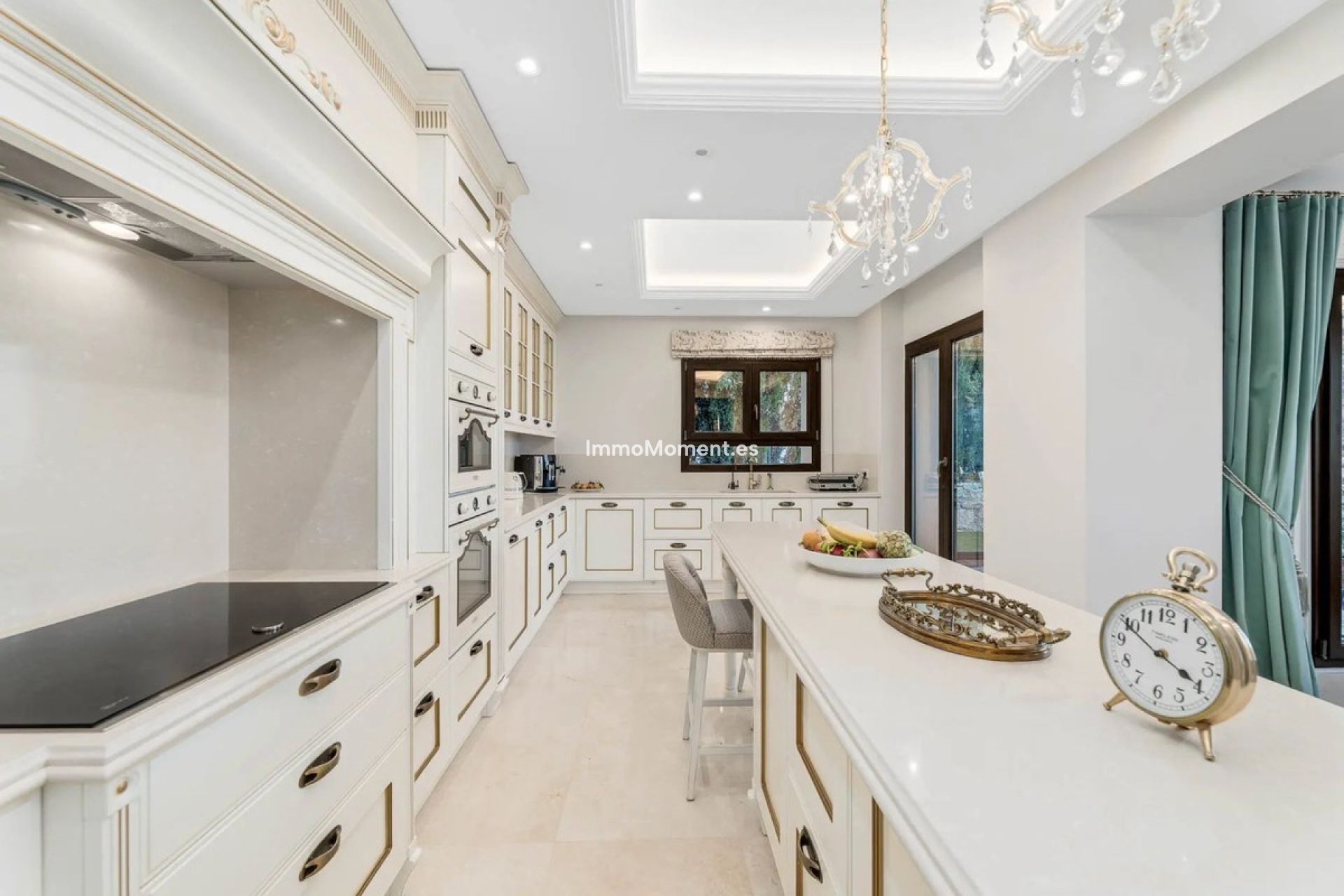 Resale - Villa - Benahavís - Benahavís Centro