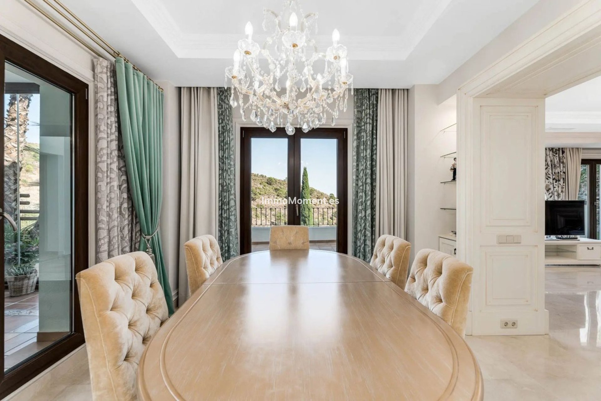 Resale - Villa - Benahavís - Benahavís Centro