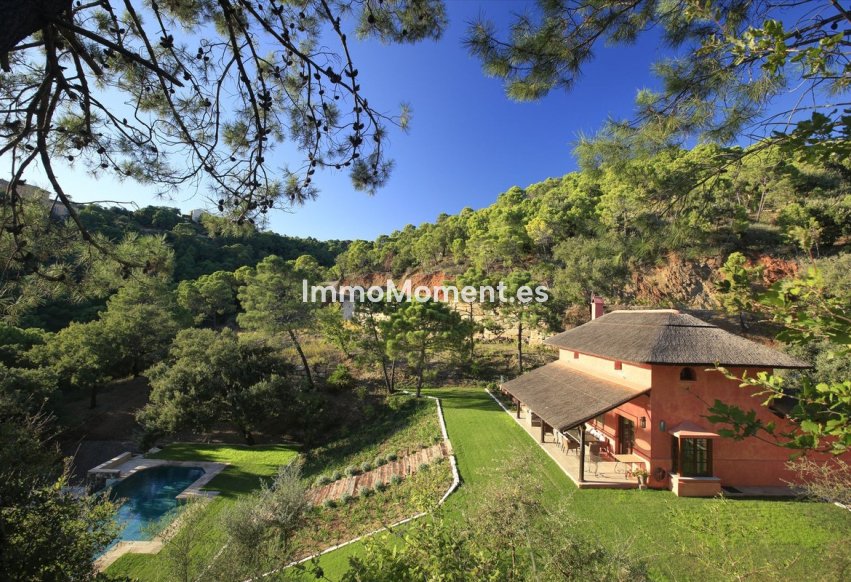 Resale - Villa - Benahavís - Benahavís Centro