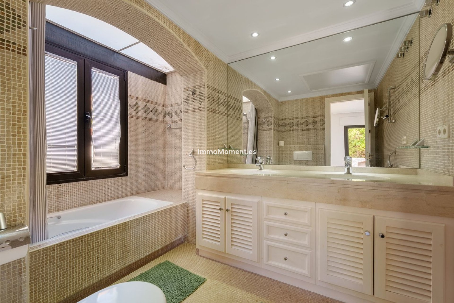 Resale - Villa - Benahavís - Benahavís Centro