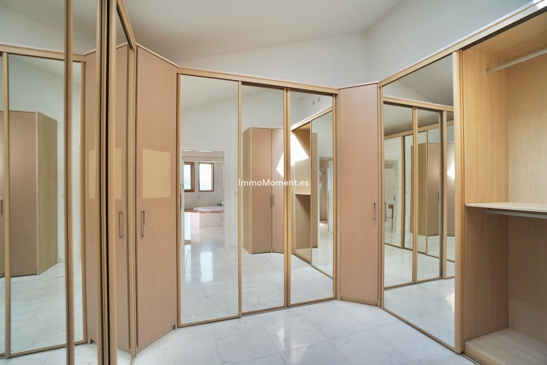 Resale - Villa - Benahavís - Benahavís Centro