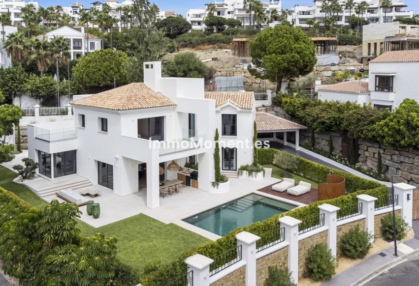 Resale - Villa - Benahavís - Benahavís Centro