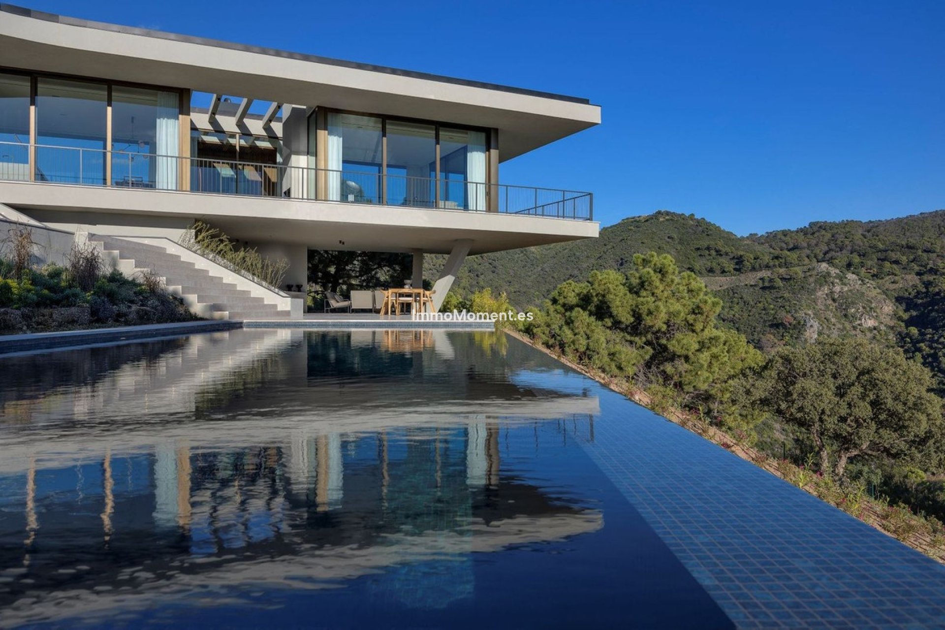 Resale - Villa - Benahavís - Benahavís Centro