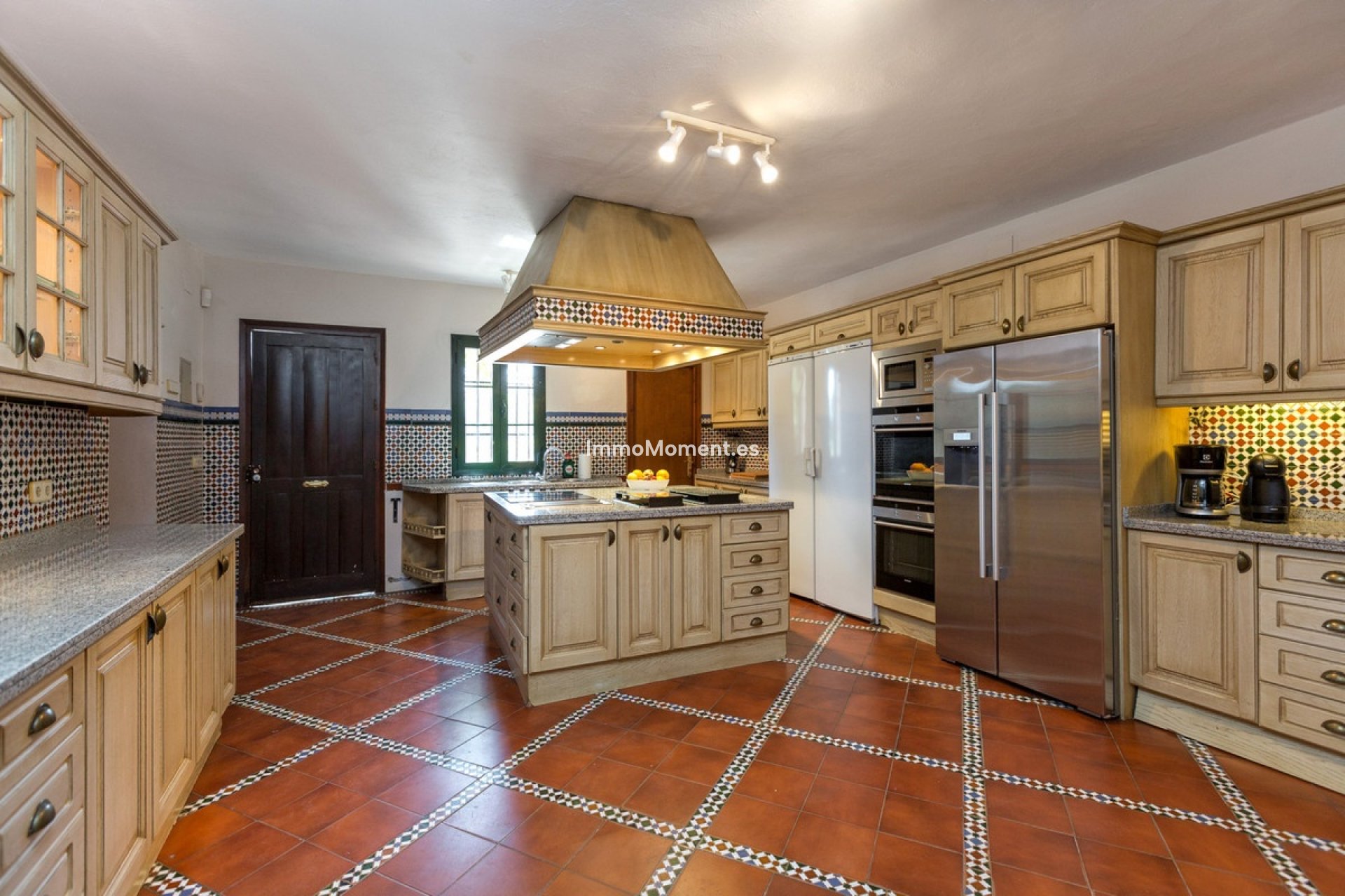 Resale - Villa - Benahavís - Benahavís Centro