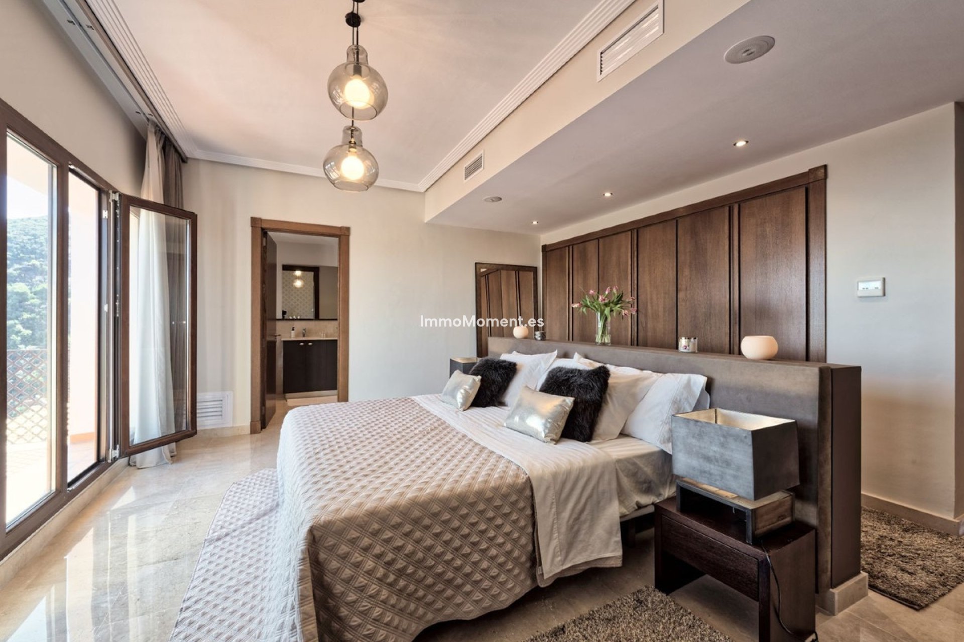 Resale - Villa - Benahavís - Benahavís Centro