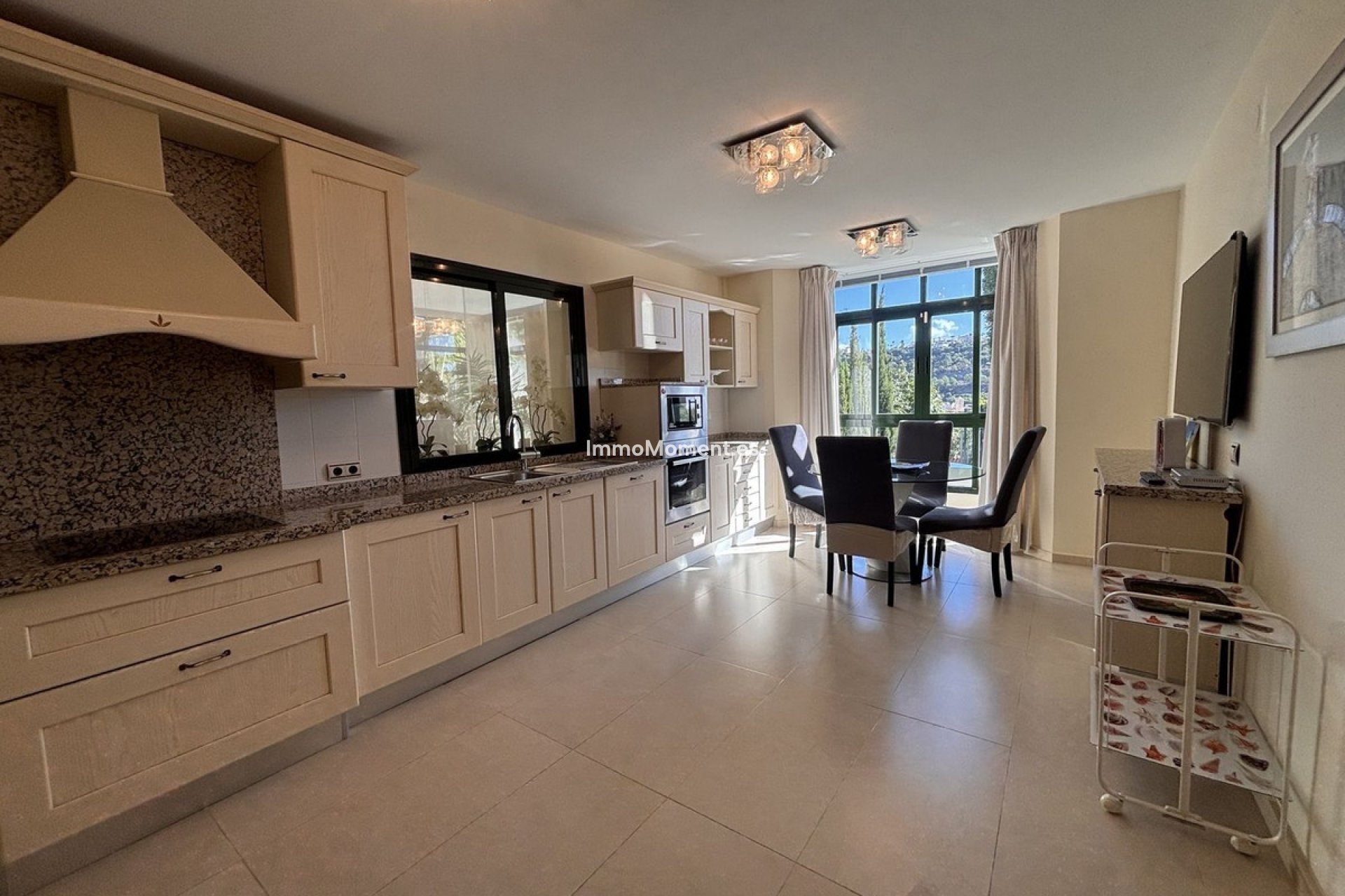 Resale - Villa - Benahavís - Benahavís Centro