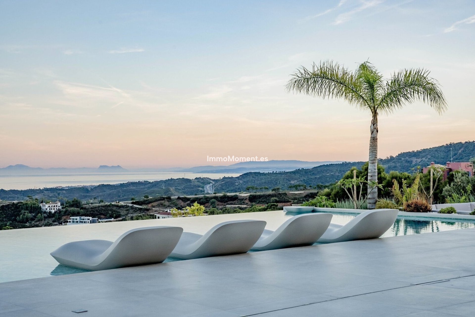 Resale - Villa - Benahavís - Benahavís Centro