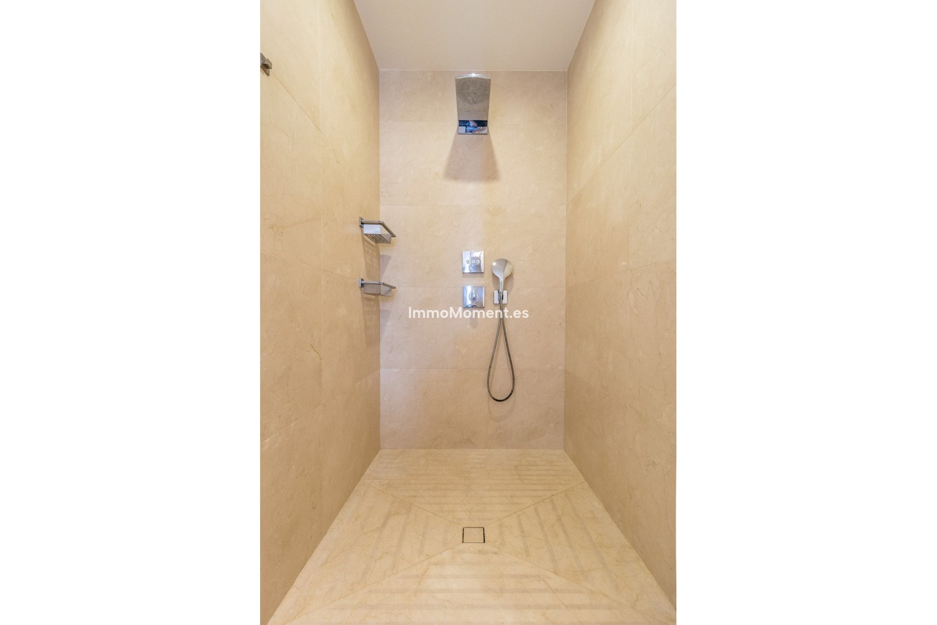 Resale - Villa - Benahavís - Benahavís Centro