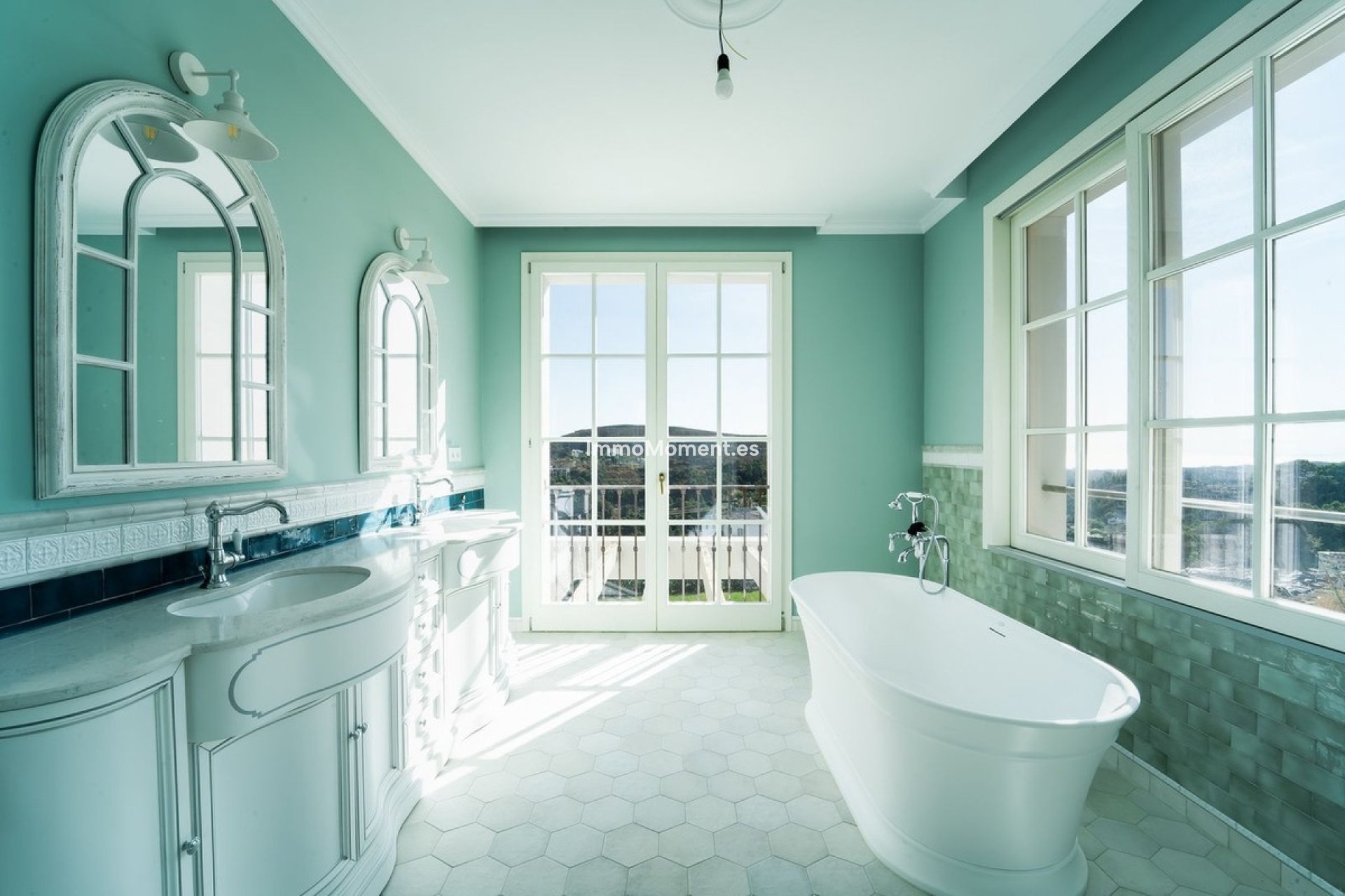 Resale - Villa - Benahavís - Benahavís Centro