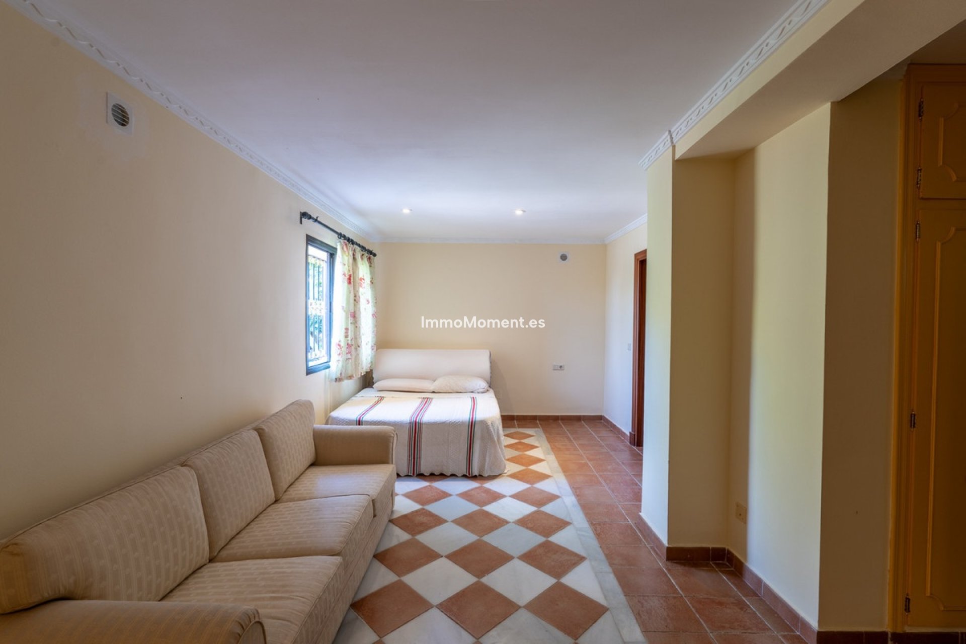 Resale - Villa - Benahavís - Benahavís Centro