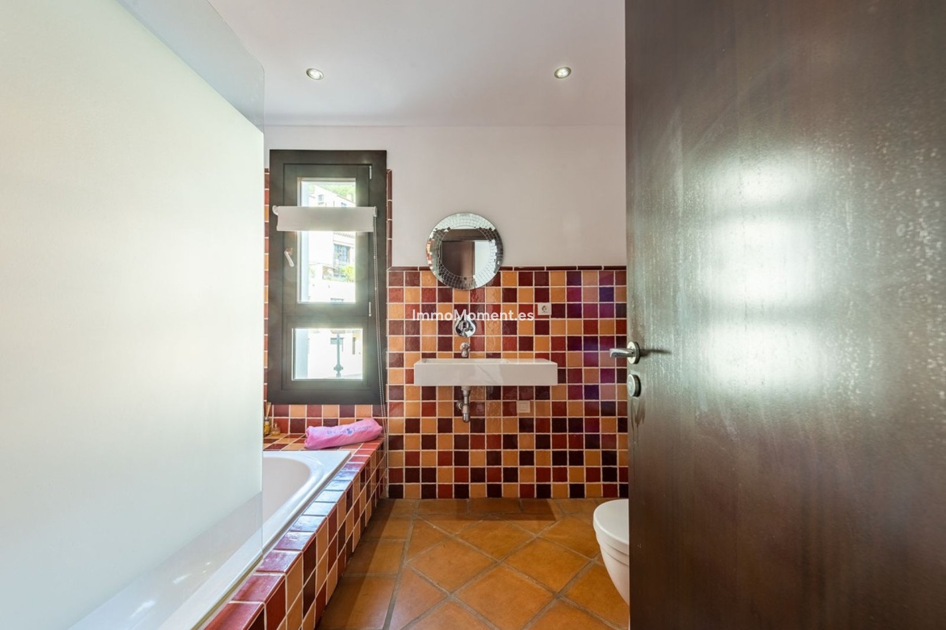 Resale - Villa - Benahavís - Benahavís Centro