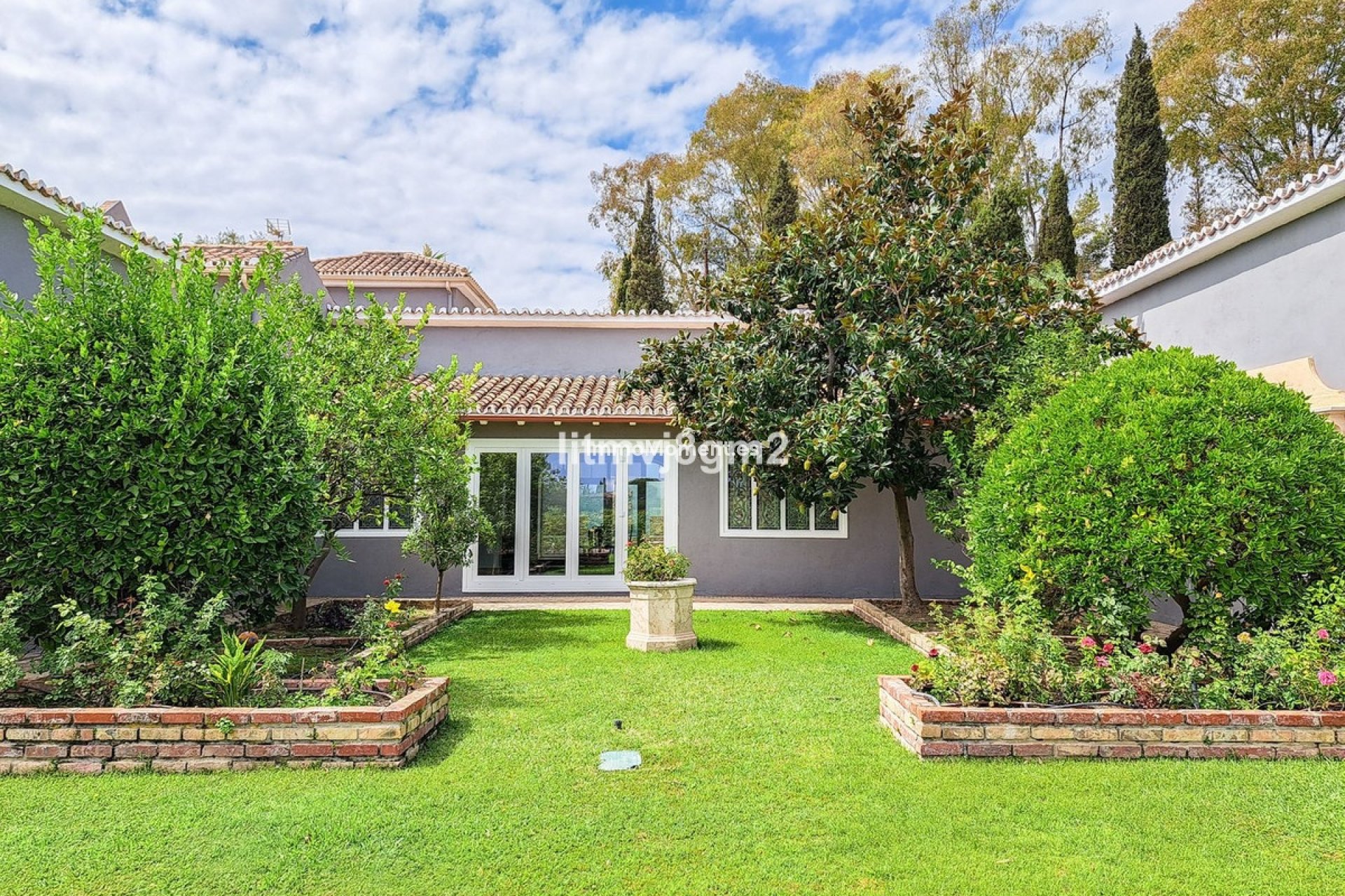 Resale - Villa - Benahavís - Benahavís Centro