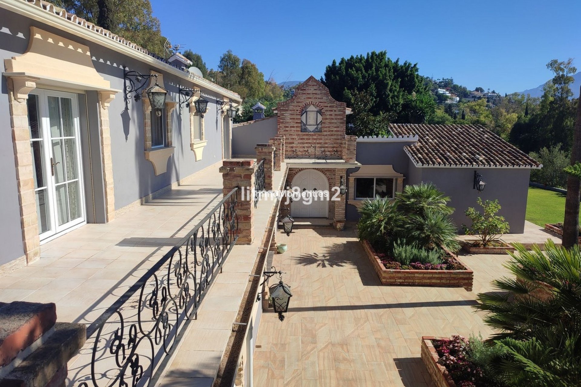 Resale - Villa - Benahavís - Benahavís Centro