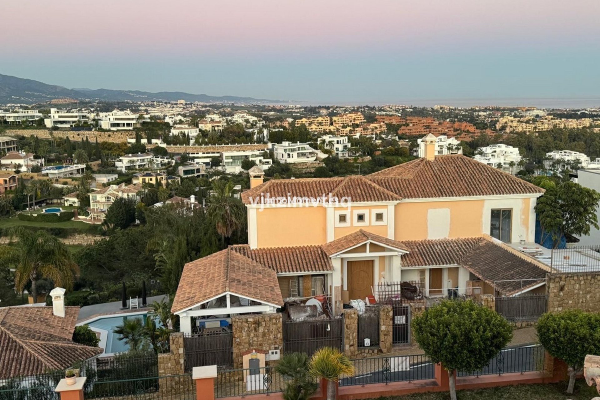 Resale - Villa - Benahavís - Benahavís Centro