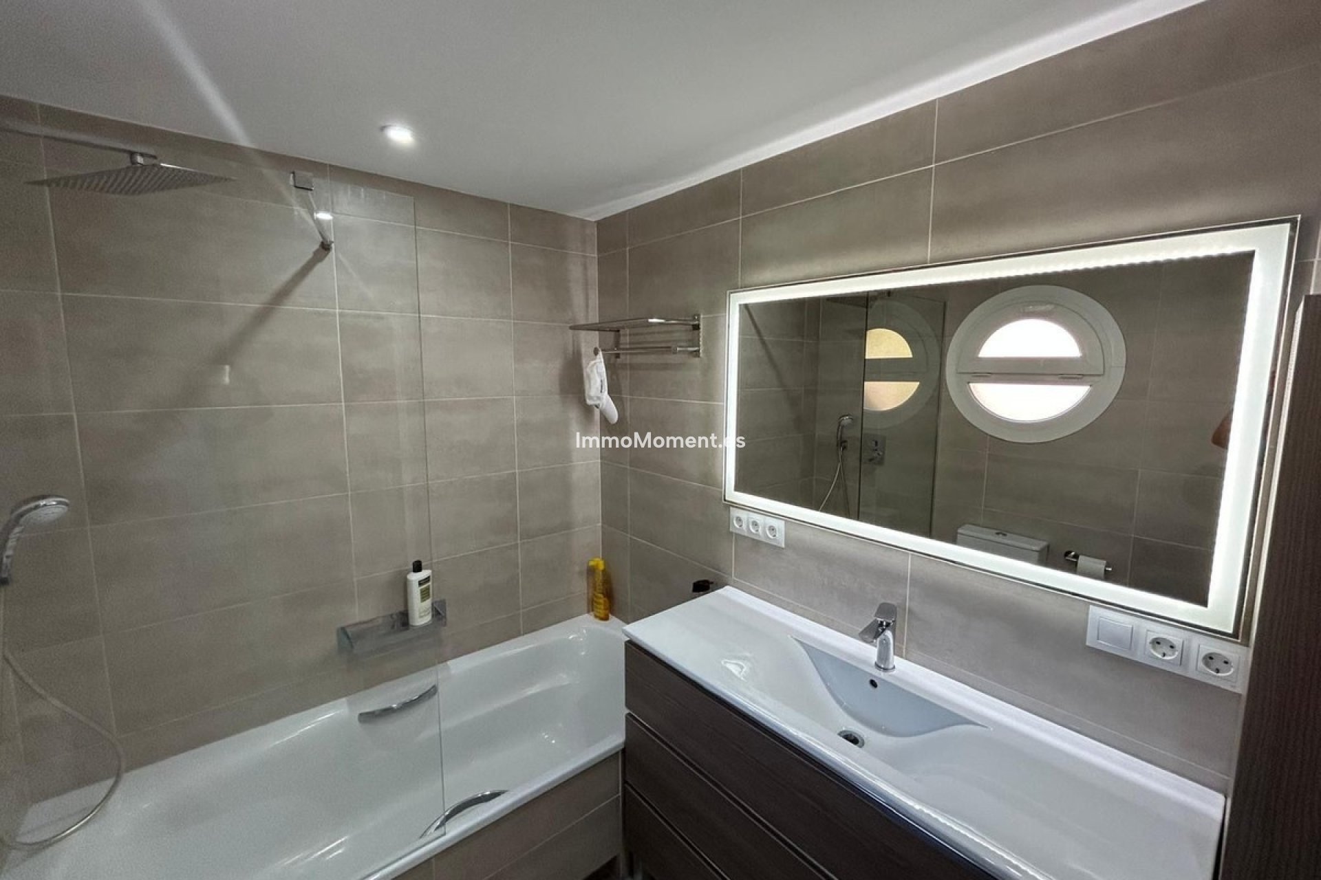 Resale - Villa - Benahavís - Benahavís Centro