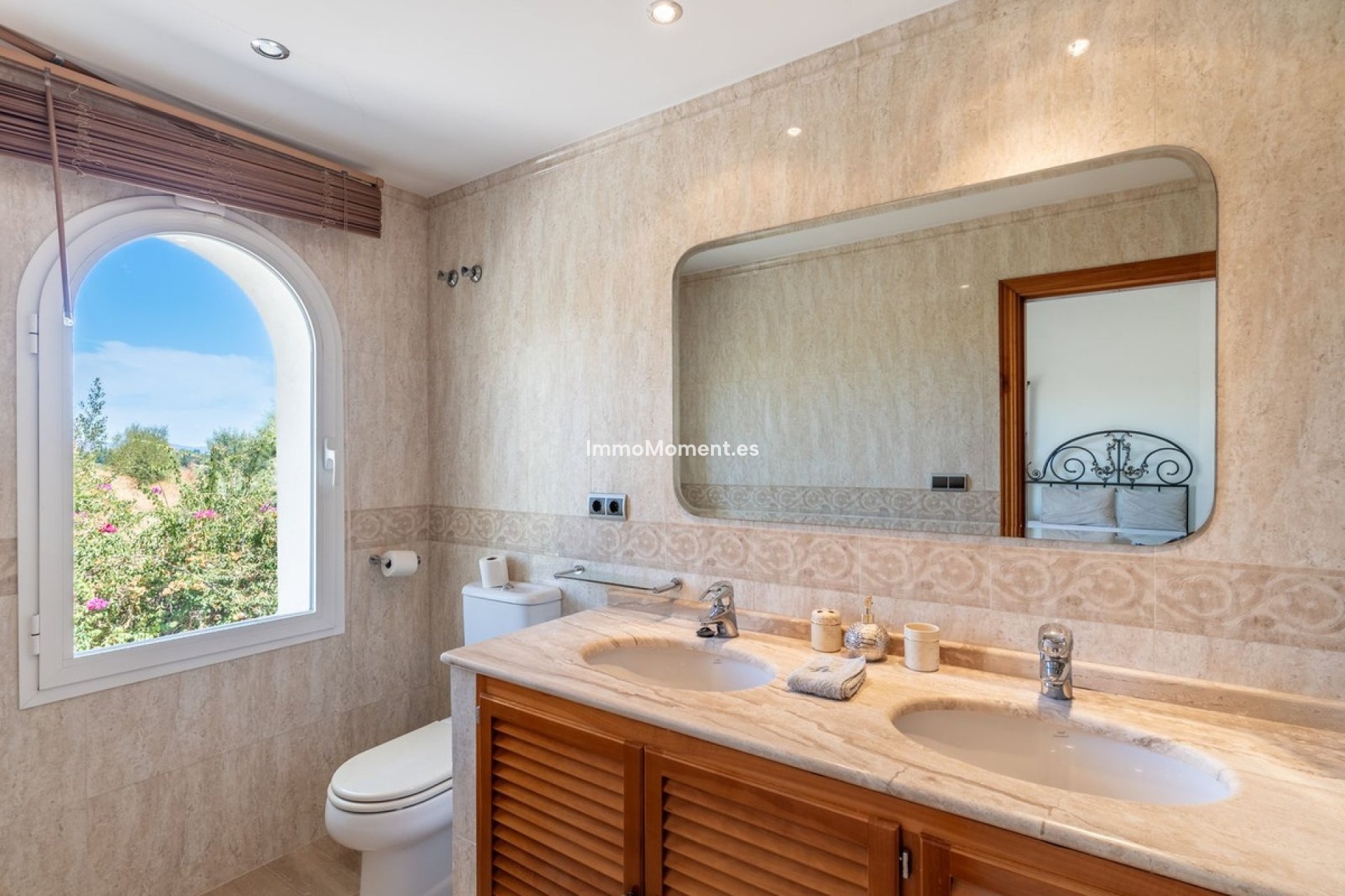 Resale - Villa - Benahavís - Benahavís Centro