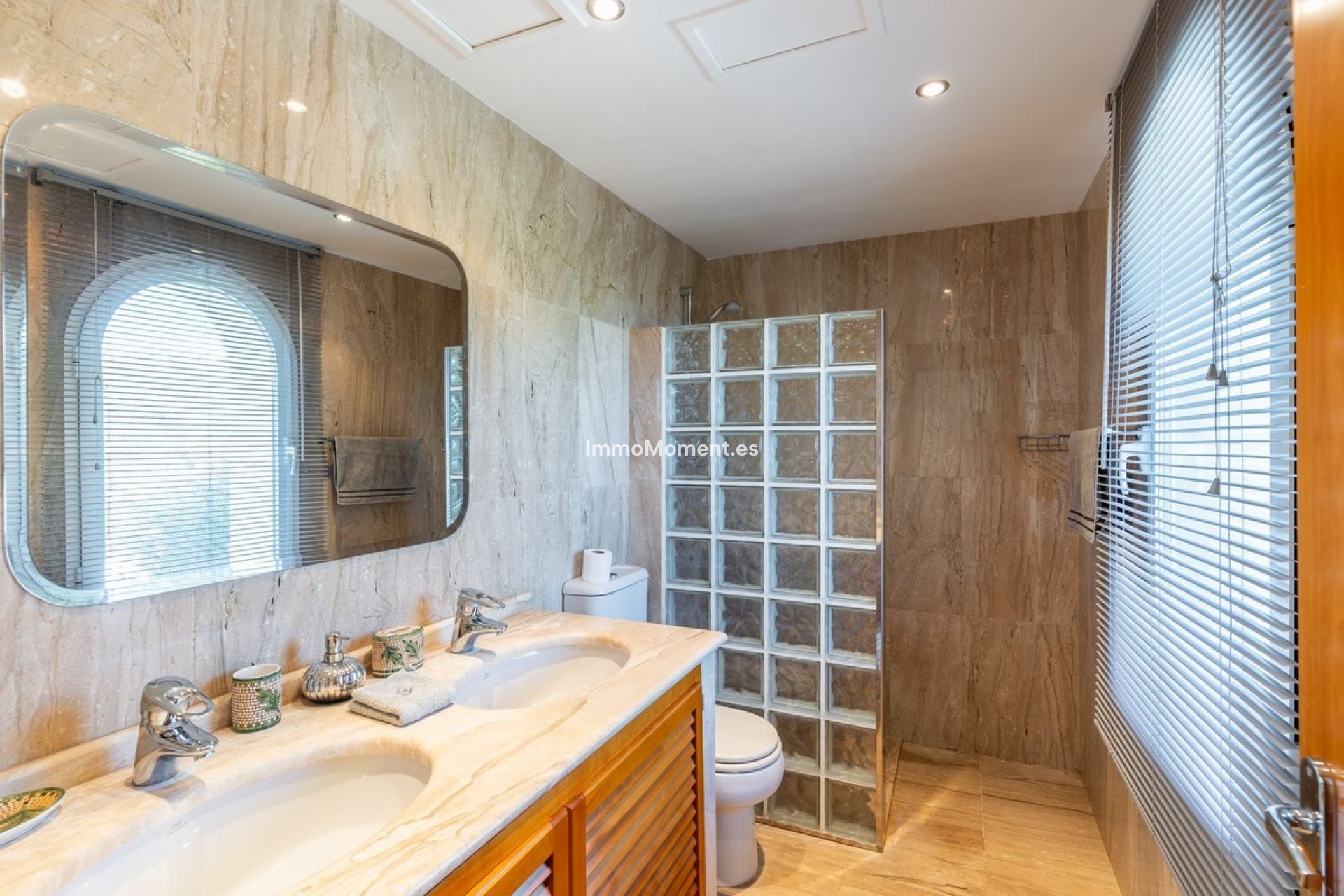 Resale - Villa - Benahavís - Benahavís Centro