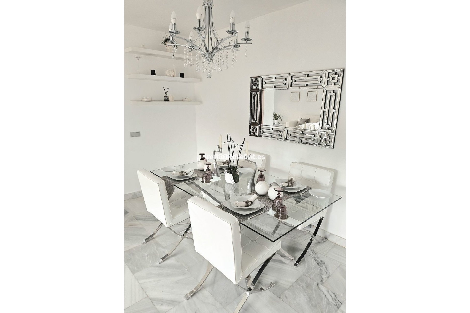 Resale - Villa - Benahavís - Benahavís Centro