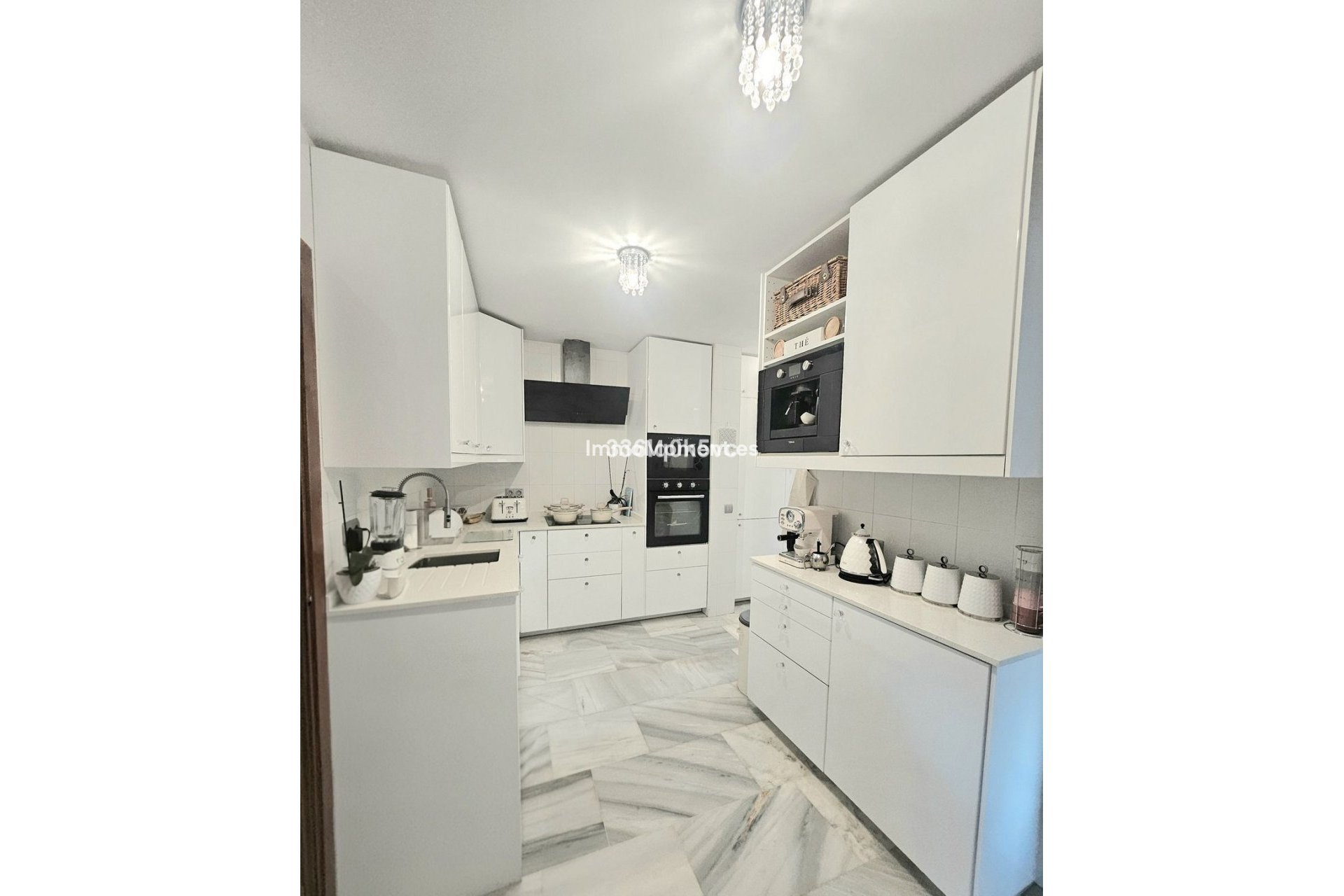 Resale - Villa - Benahavís - Benahavís Centro