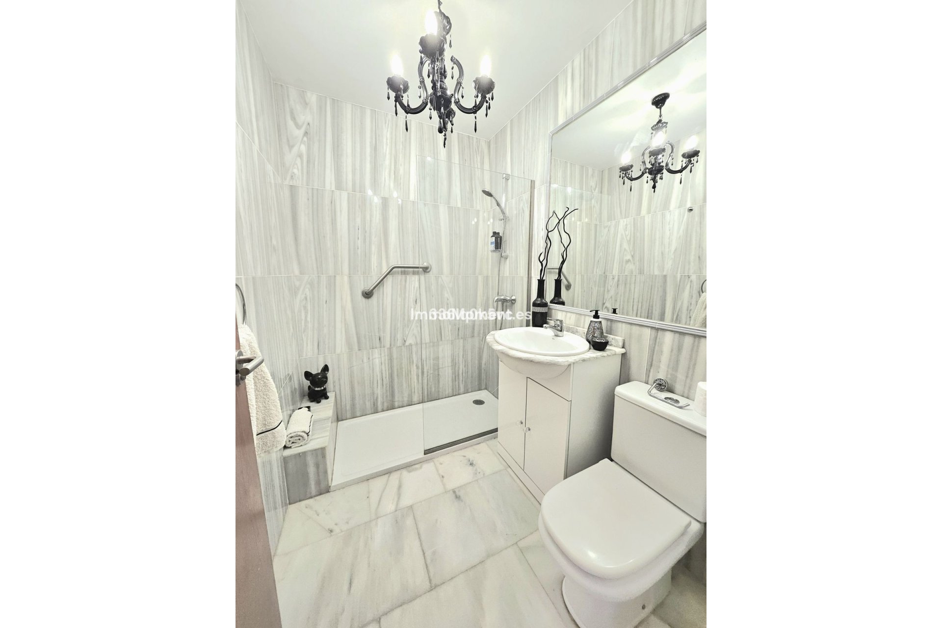 Resale - Villa - Benahavís - Benahavís Centro