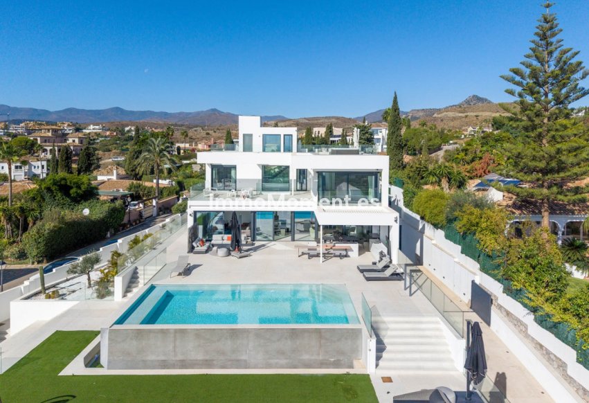 Resale - Villa - Benahavís - Benahavís Centro