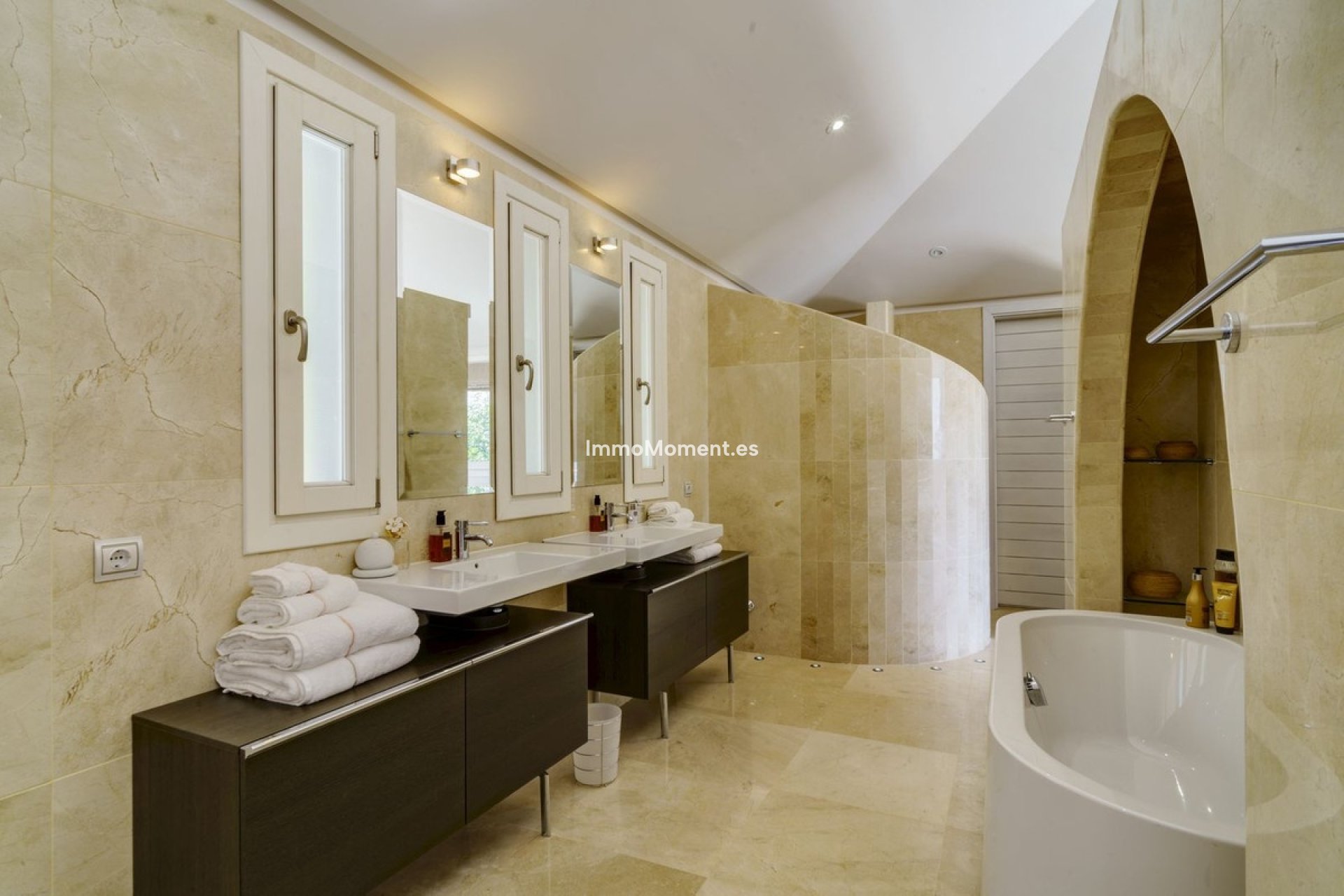 Resale - Villa - Benahavís - El Madroñal