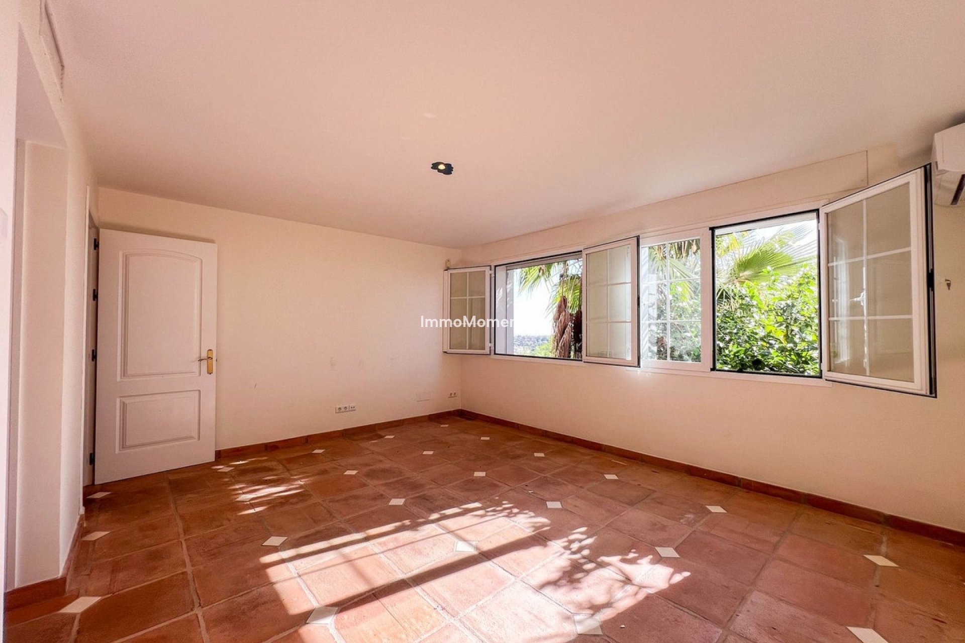 Resale - Villa - Benahavís - La Quinta